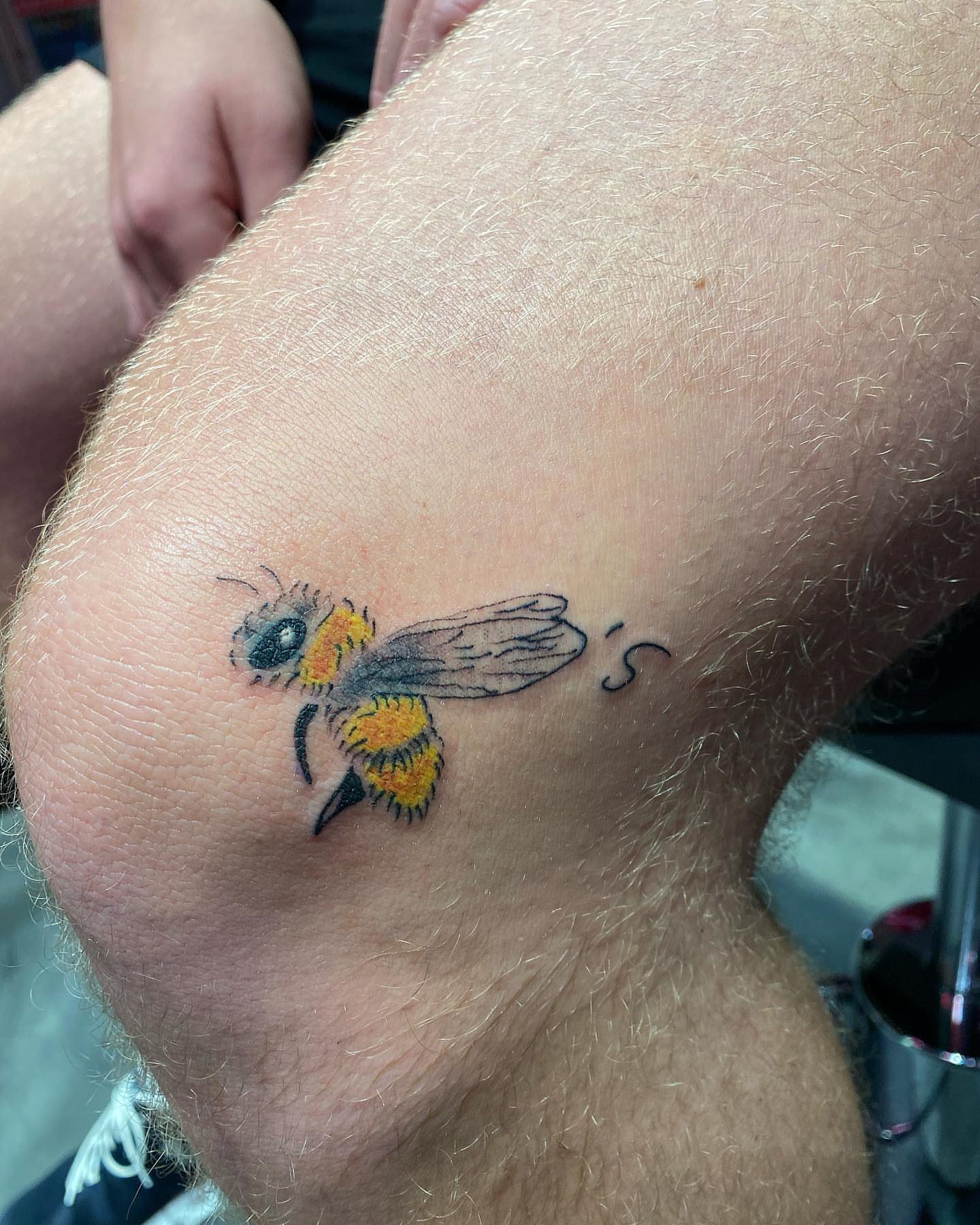 Bee neo-traditional tattoo on the thigh by ⛓Ireland tattoo⛓