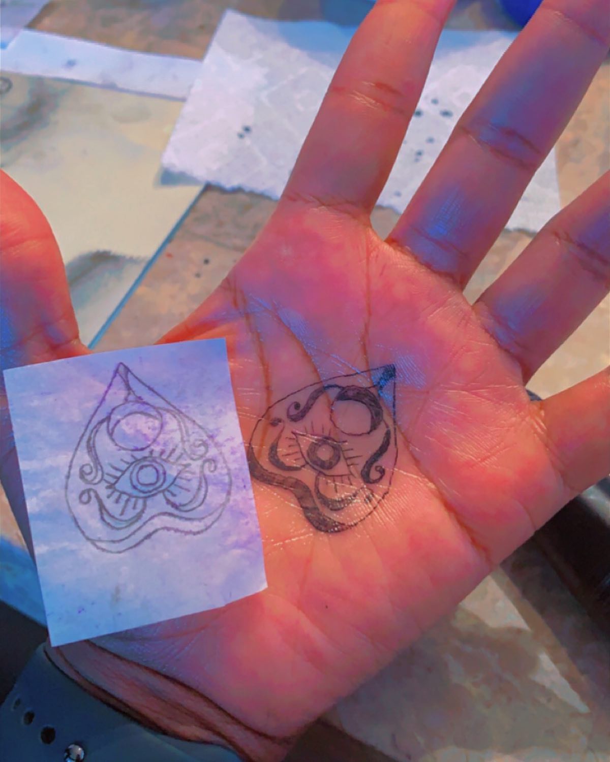 Eye and swirls geometric tattoo on the hand by Lea-yae’