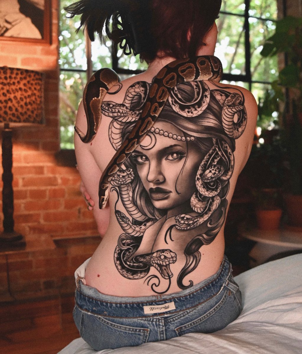 Medusa realism tattoo on the back by Lorenzo Lopez
