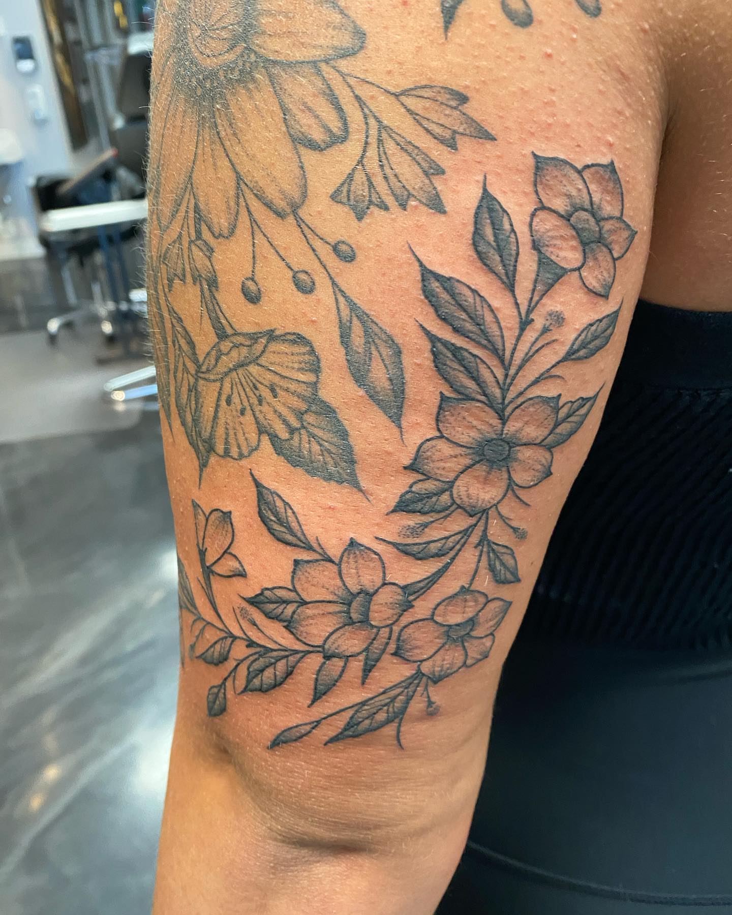 Tattoo by @salcustomtattoo — black_and_grey
