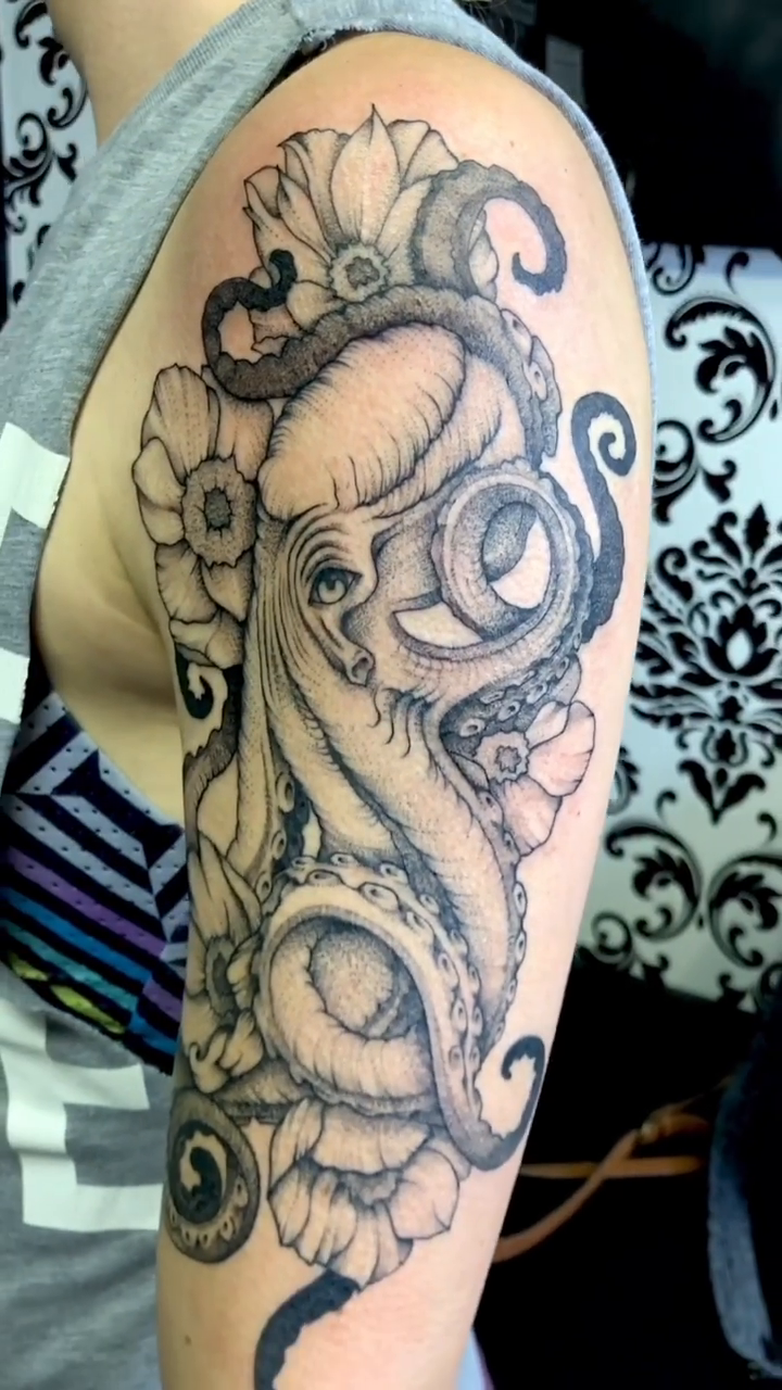 Octopus and flowers japanese irezumi tattoo by Luis Marrufo