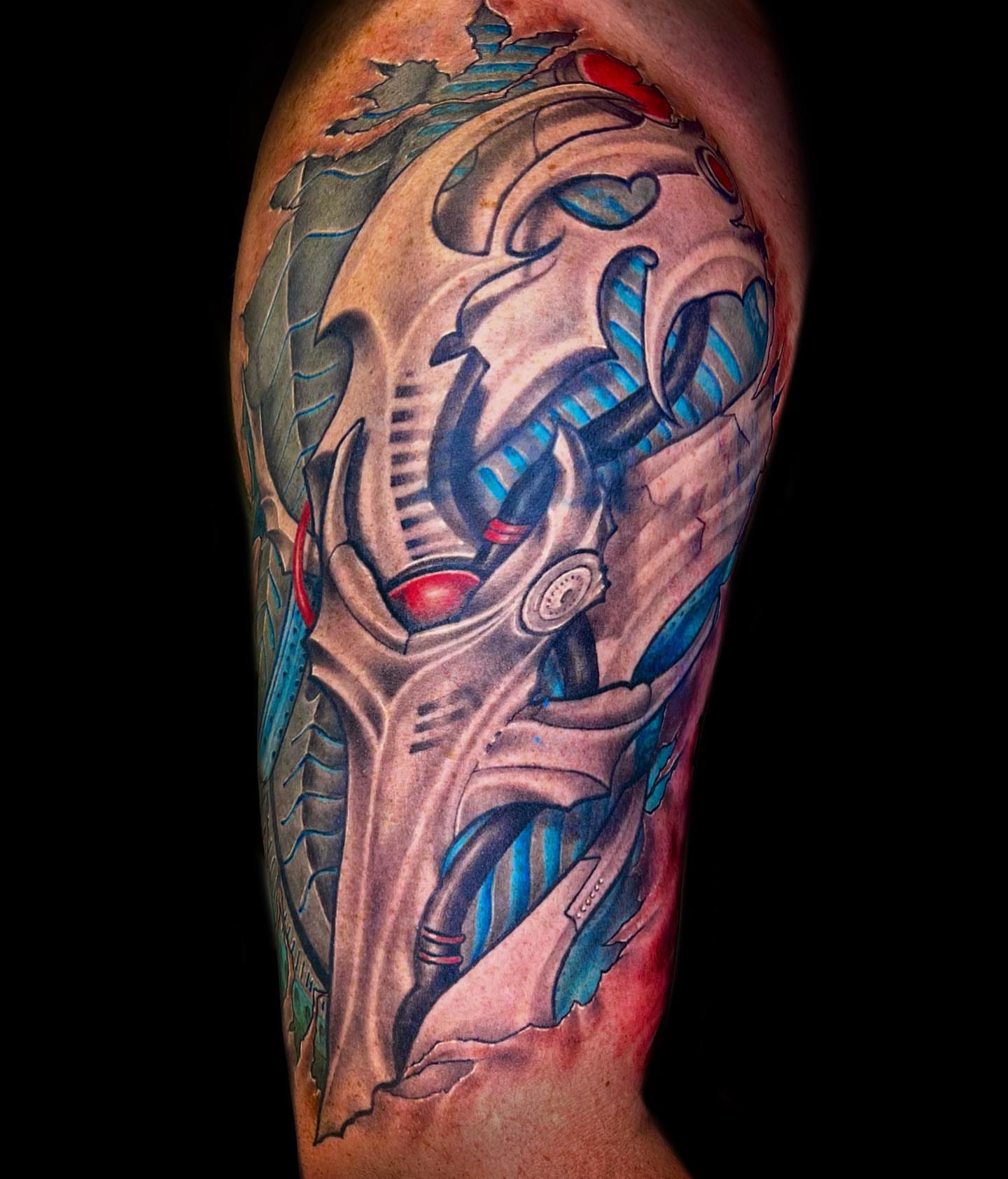 Tattoo by @davehatelovetattoo — realism, geometric
