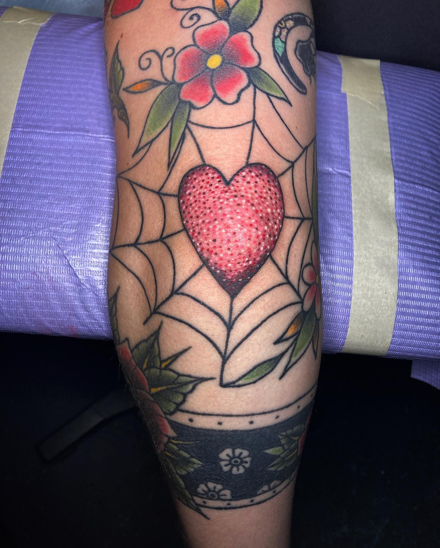Heart American traditional tattoo on the forearm by โจ๐๐๐ฑ๐ฑ๐ฌ๐ฌ๐ฐ ๐๐ถ ๐๐ฏ๐ฆ๐ซโจ