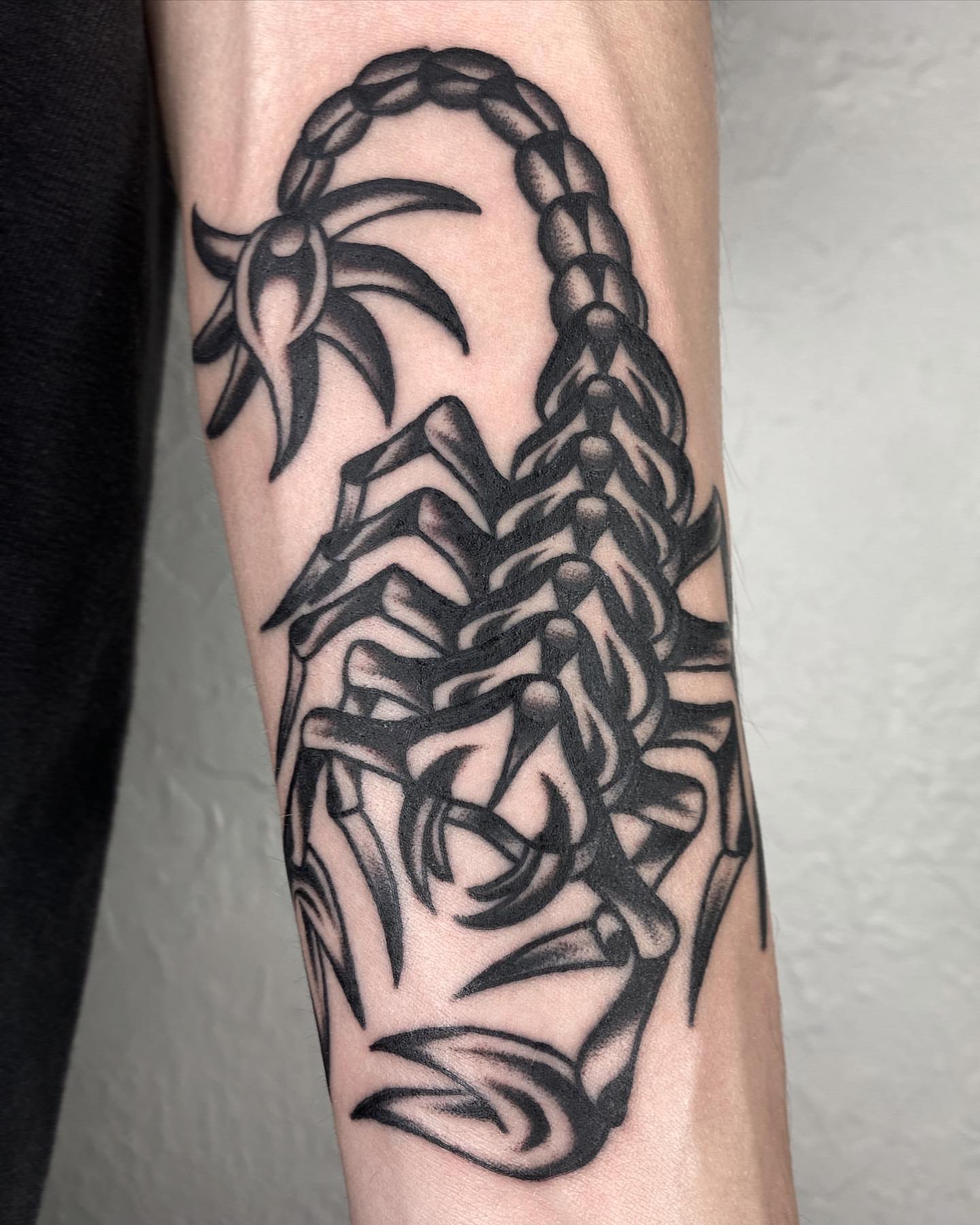 Tattoo by @lijxmachina — black_and_grey