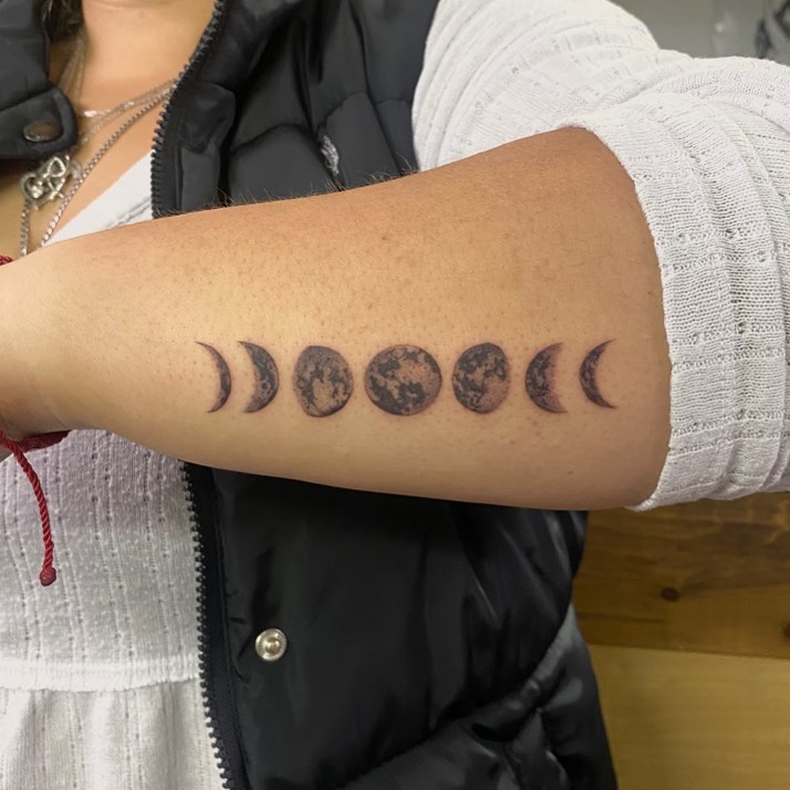 Tattoo by @lunafterdark.tattoos — black_and_grey