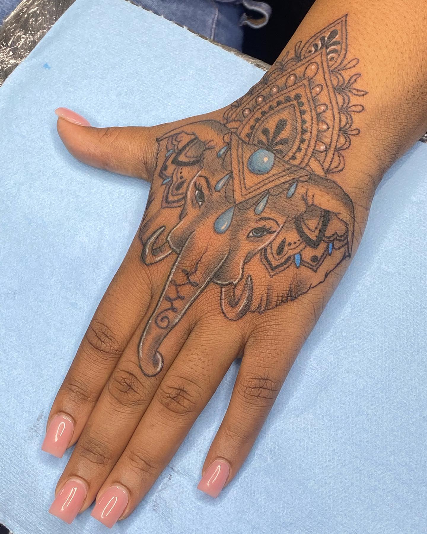 Tattoo by @ikeepsit_g — geometric