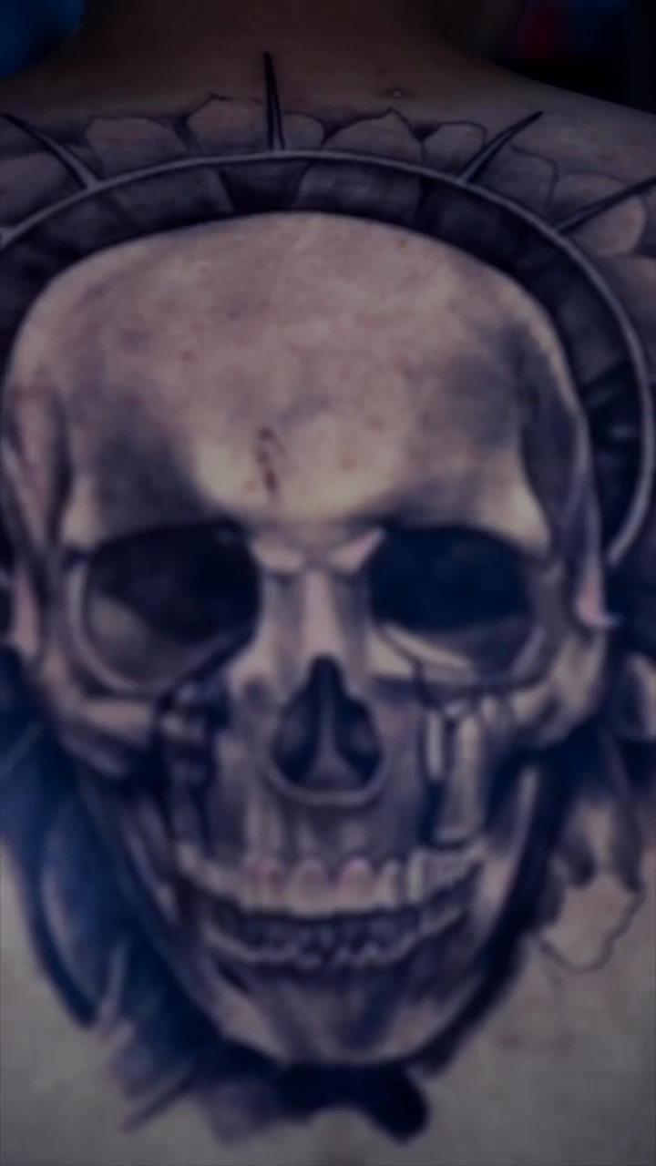 Skull with crown realism tattoo by ๐ฝ๐๐๐๐๐๐๐ ๐ถ๐๐๐