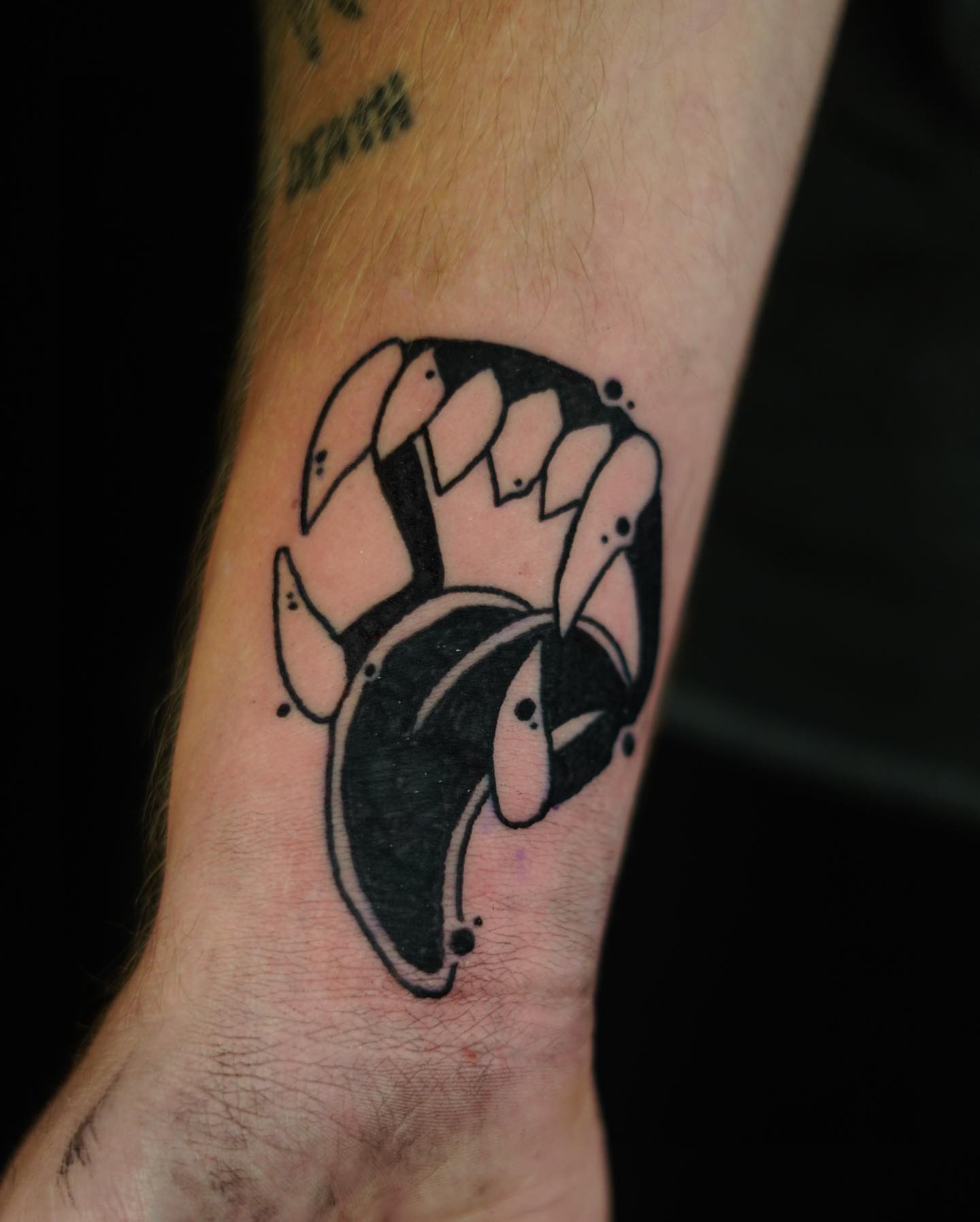Tattoo by @blackworkbenz — black_and_grey