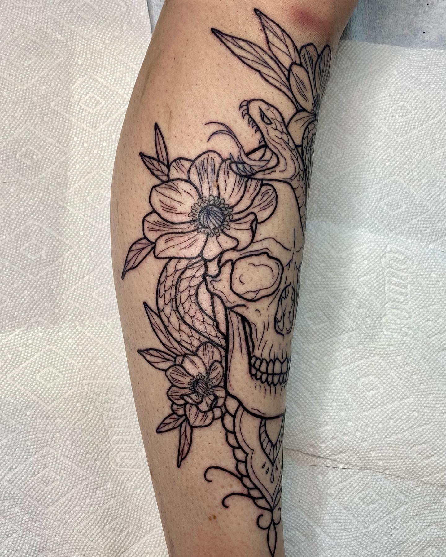 Tattoo by @astrearomerotattoos — black_and_grey, realism