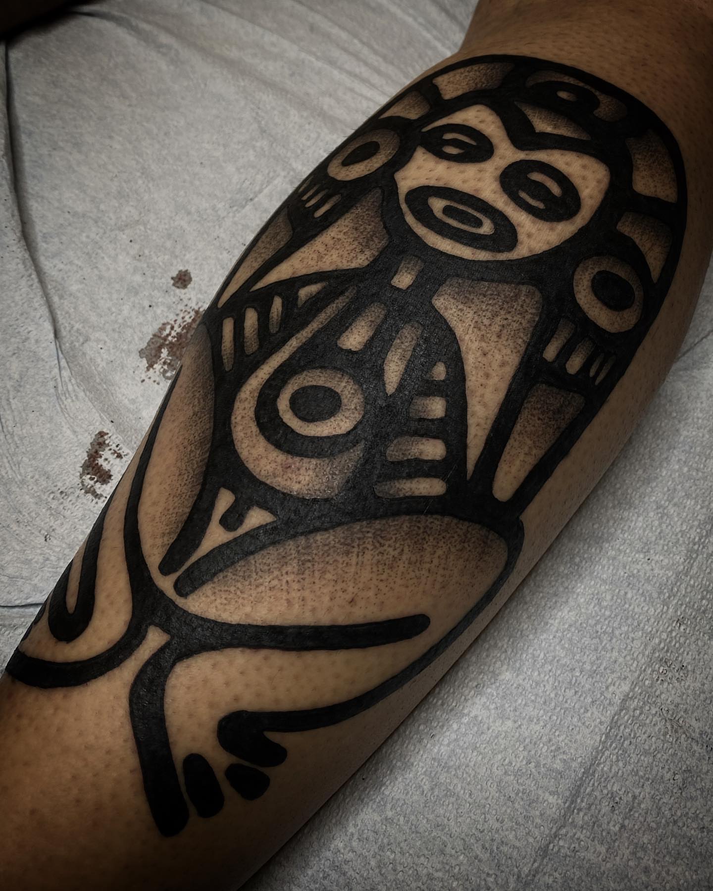 Owl black and grey tattoo on the forearm by 𝚁 𝚊 𝚢 𝚗 𝚎  ⁜  𝚁 𝚘 𝚓 𝚊 𝚜