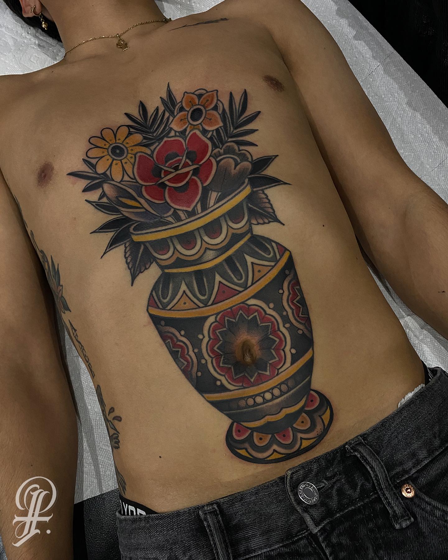 Vase with flowers American traditional tattoo on the back by ๐ฃ๐๐๐ ๐๐ ๐ฆ๐๐๐ฉ๐