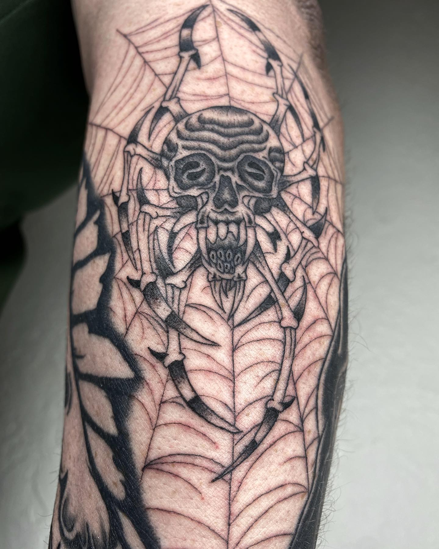 Tattoo by @lijxmachina — black_and_grey, dark_realism