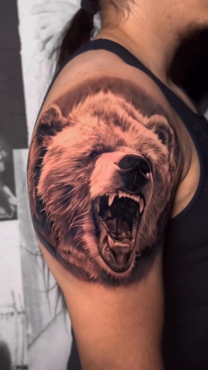 Bear head realism tattoo by Giona Starace