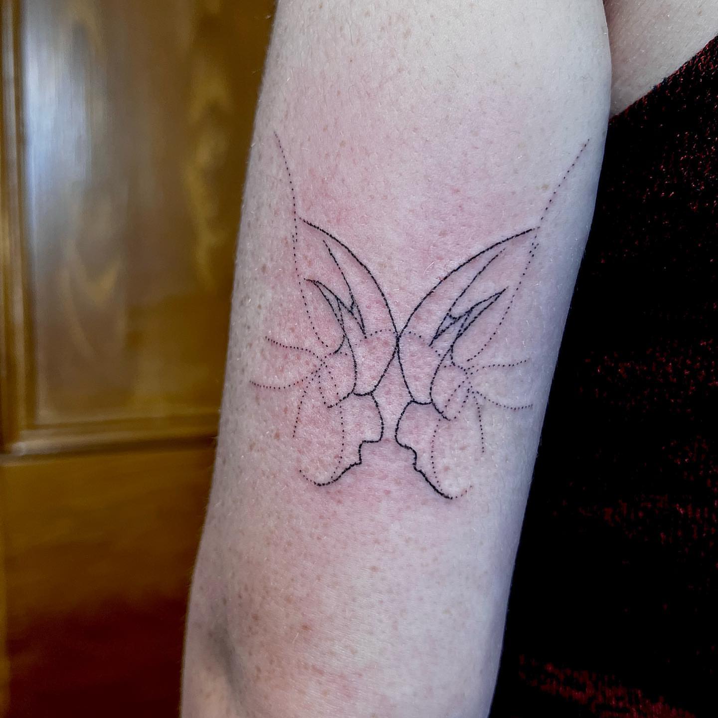 Tattoo by @deuxmainstattoo — dotwork