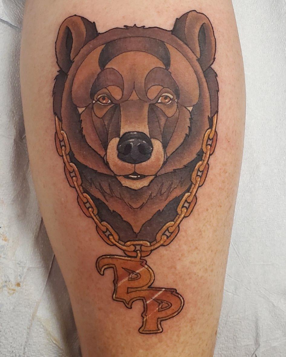 Bear American traditional tattoo on the thigh by Brian Savage, Gilbert, Arizona