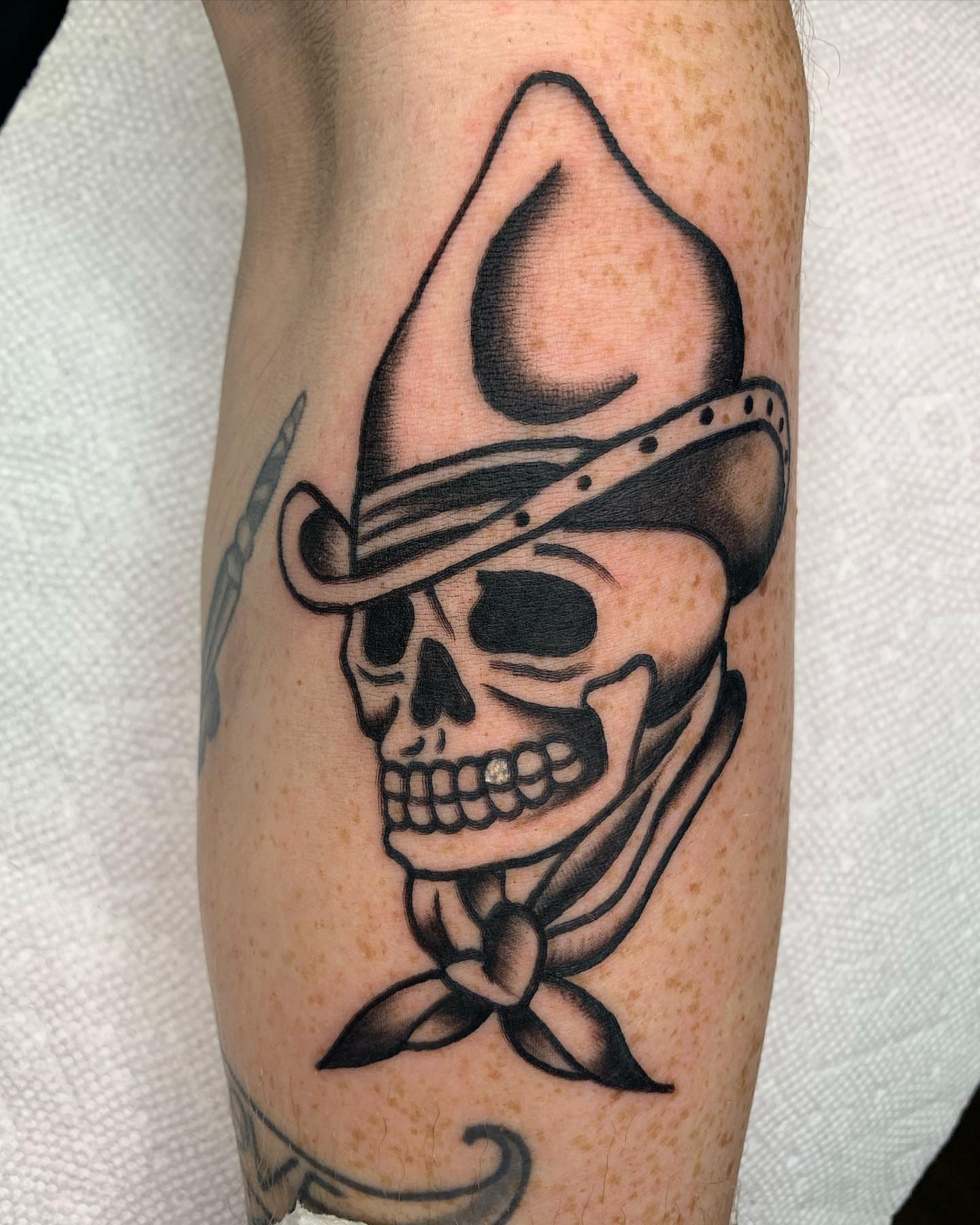 Cowboy skull black and grey tattoo on the forearm by ⭒ ʜᴀɪʟᴇʏ ᴍᴇᴛᴢ ⭒