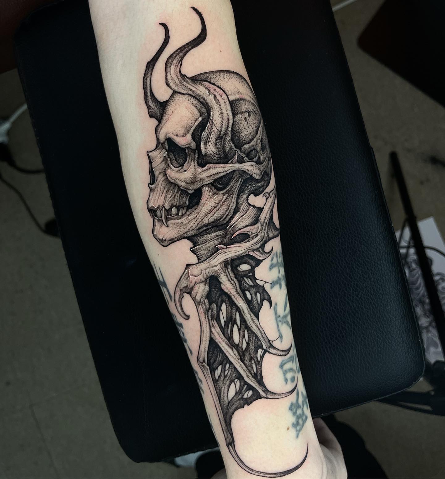 Skull realism tattoo on the forearm by 우레