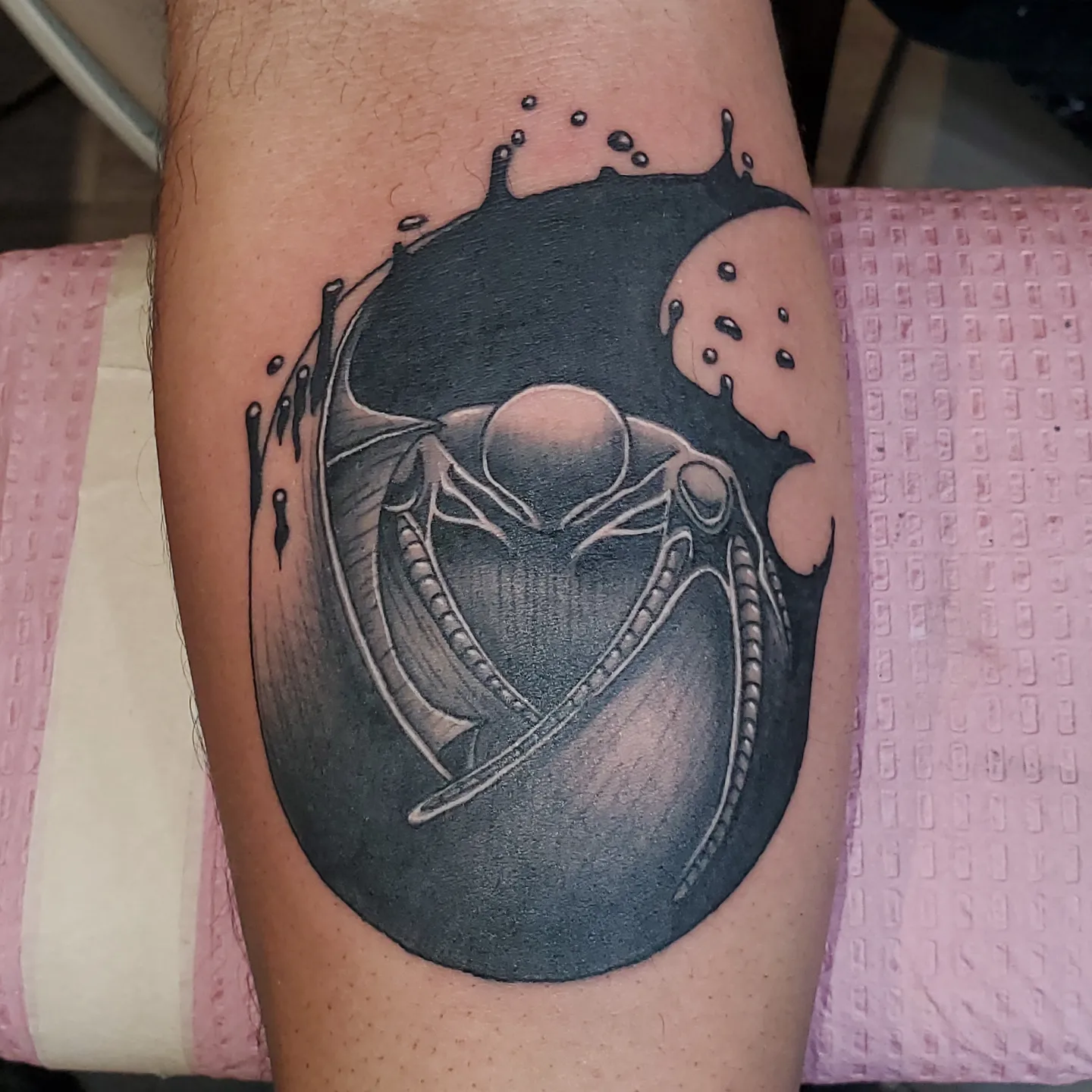 Tattoo by @gwai_lo_joe — black_and_grey, geometric