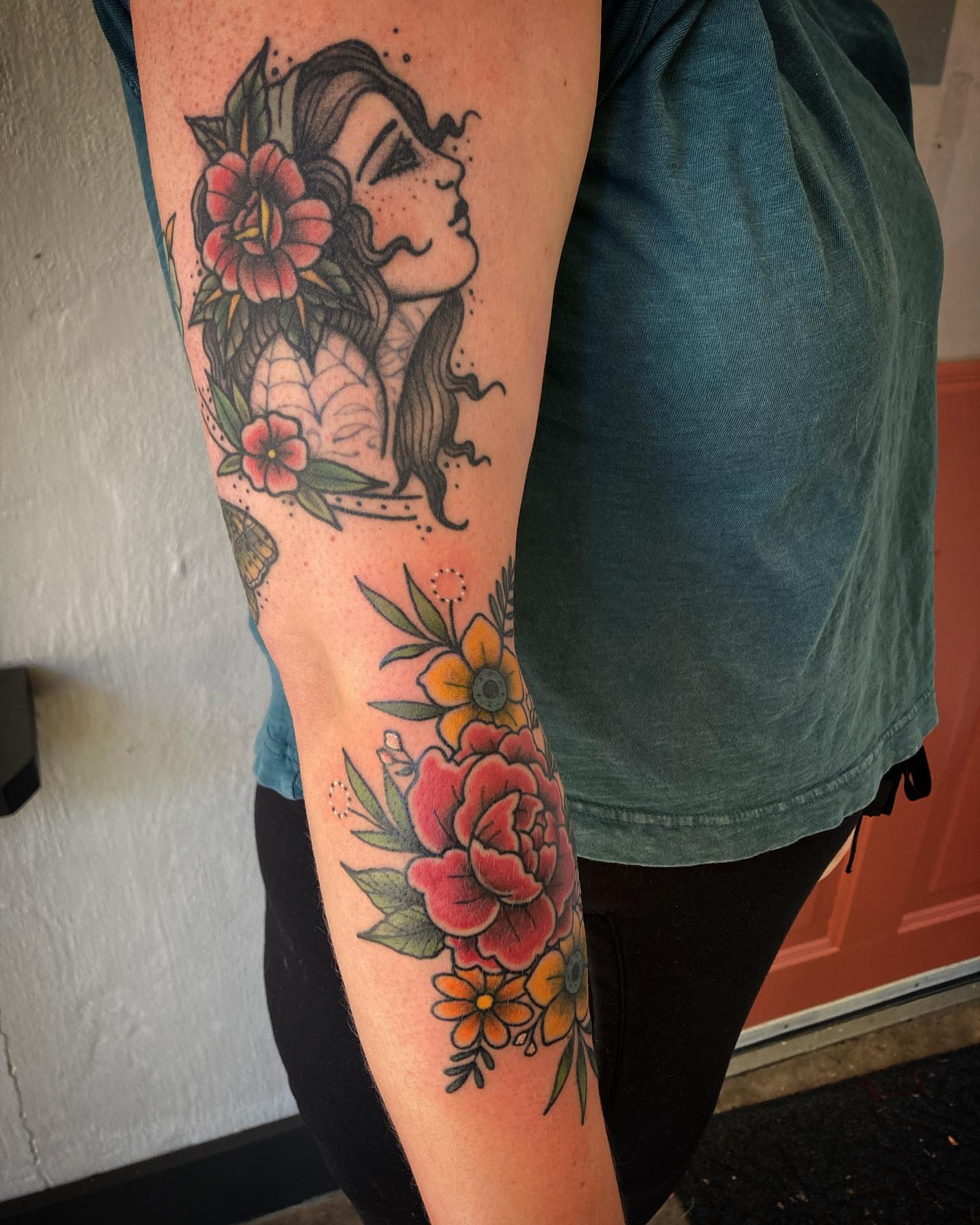 Floral woman portrait American traditional tattoo on the forearm by โจ๐๐๐ฑ๐ฑ๐ฌ๐ฌ๐ฐ ๐๐ถ ๐๐ฏ๐ฆ๐ซโจ