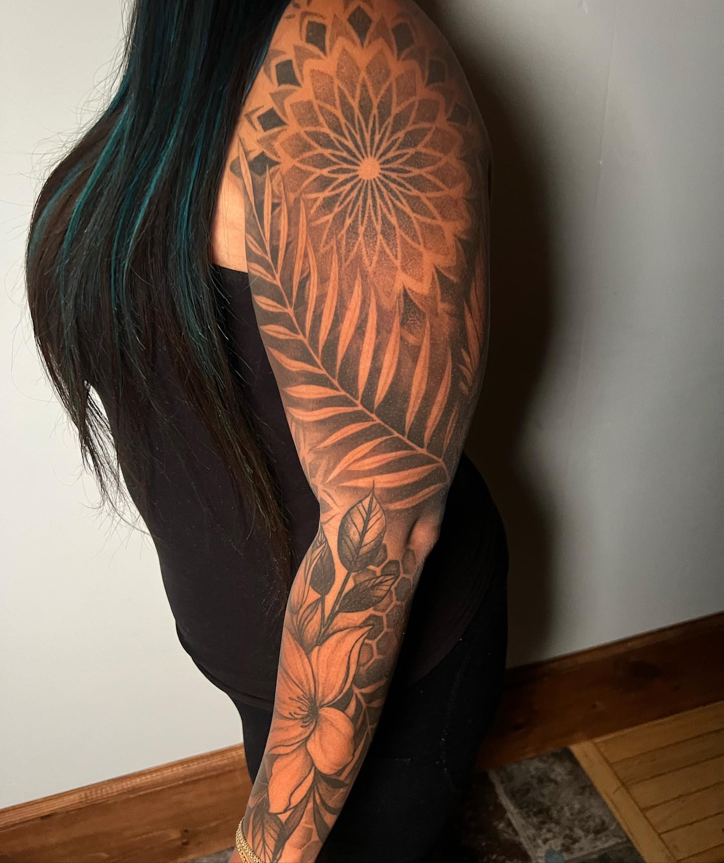 Tattoo by @ohmydarlingtattoos — dotwork, geometric