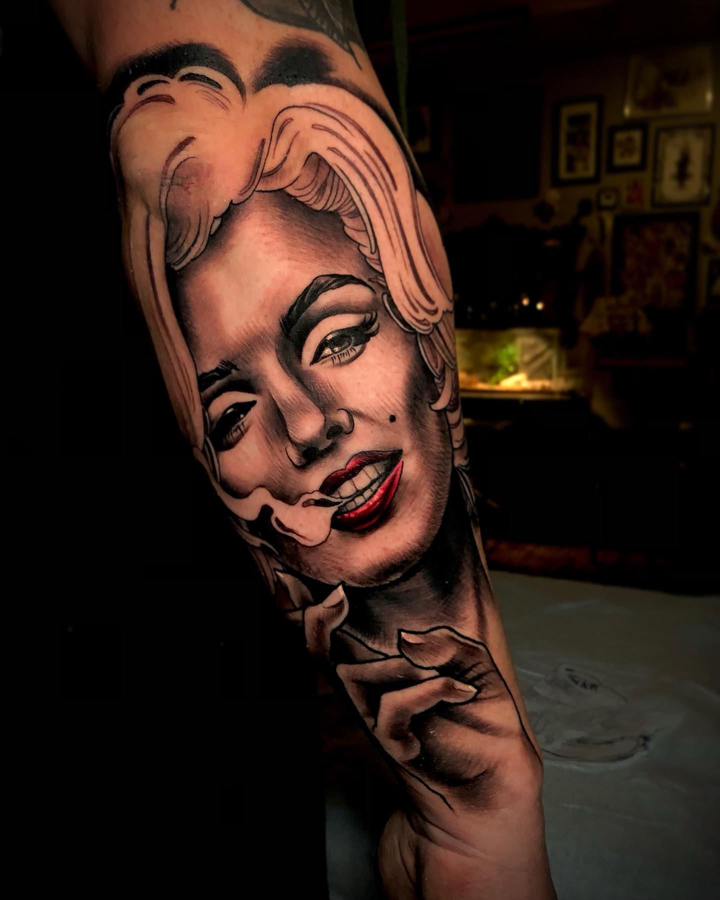 Tattoo by @jeffsaunderstattoo β realism