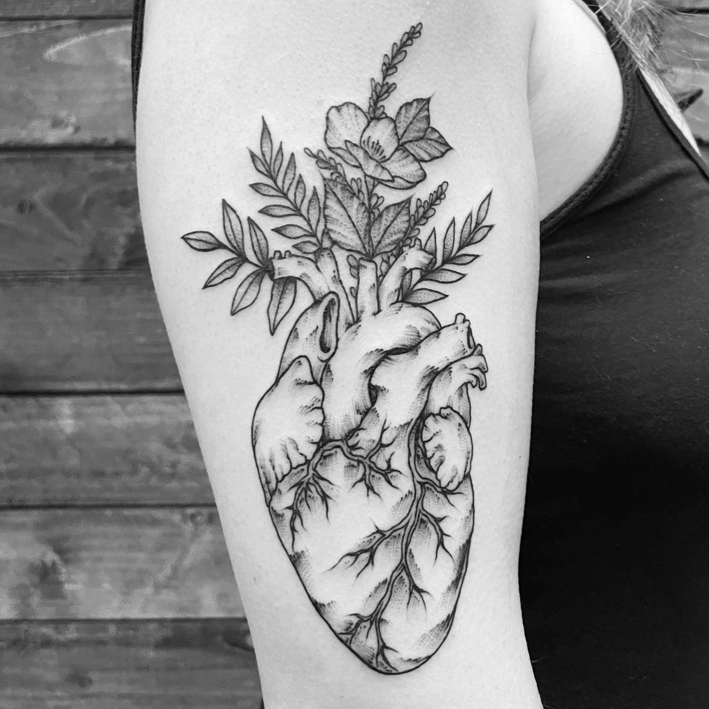 Anatomical heart with flowers realism tattoo on the thigh by โพ ๐
๐ฏ๐ฆ ๐๐ฌ๐ด๐ข๐ฏ๐ฐ โพ