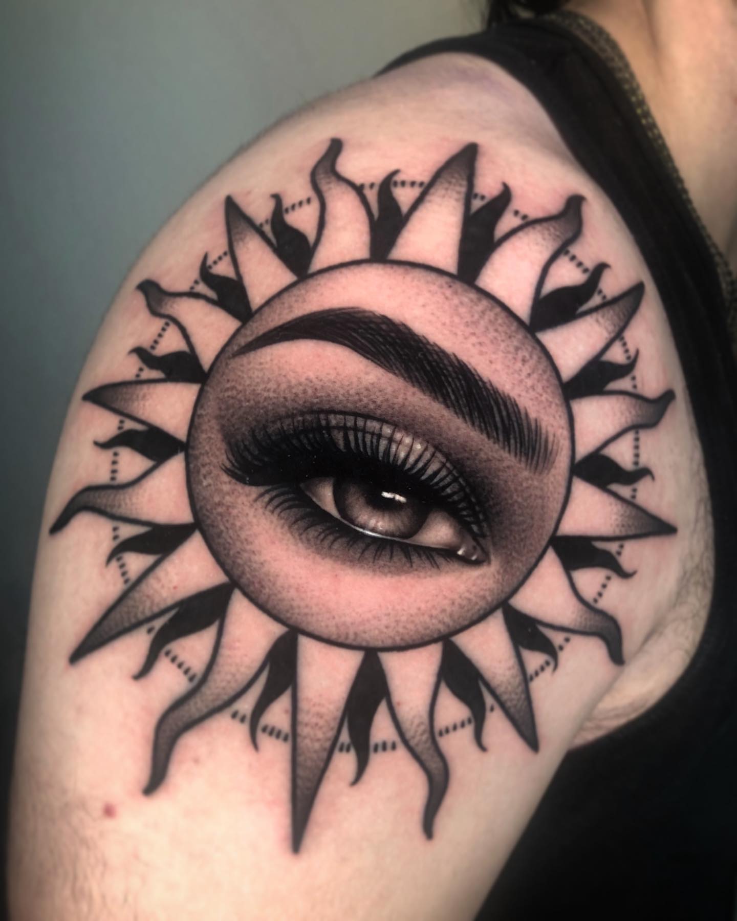 Eye realism tattoo on the shoulder by David Torres