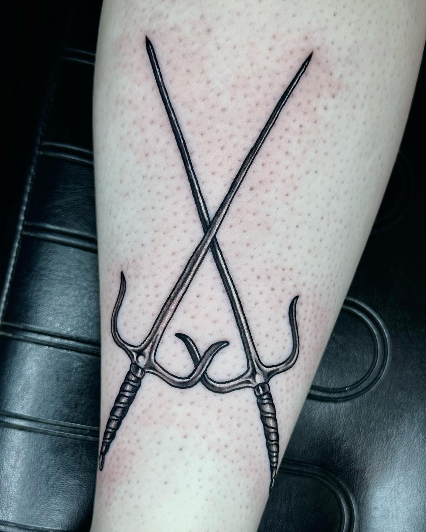 Tattoo by @starrdvst_ β black_and_grey
