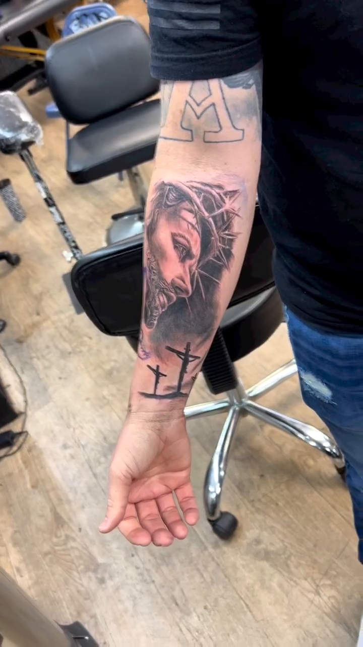 Jesus christ and crown of thorns realism tattoo by Caitlin Curtis Tattoos & Booking, Dayton, Ohio
