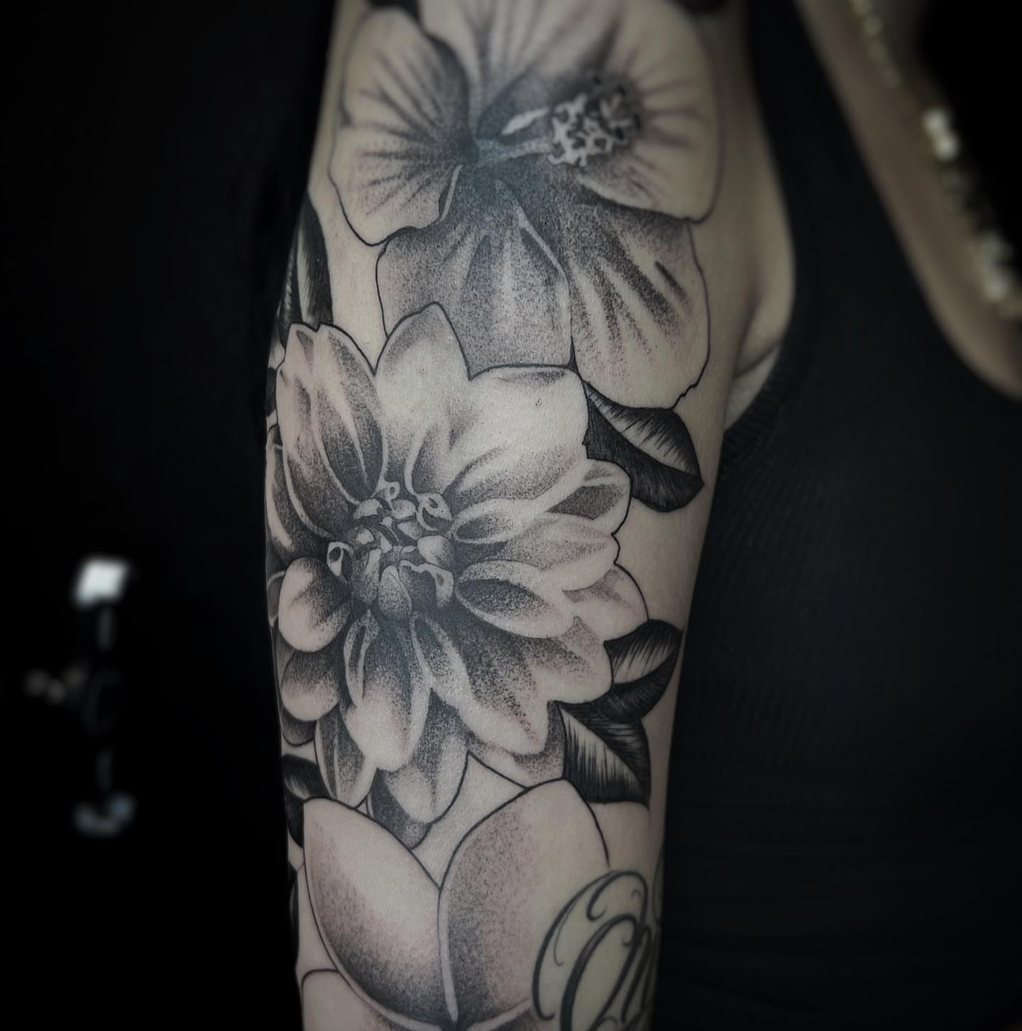Flower dotwork tattoo on the forearm by 𝐓𝐚𝐭𝐭𝐨𝐨 👩🏻‍🎨
