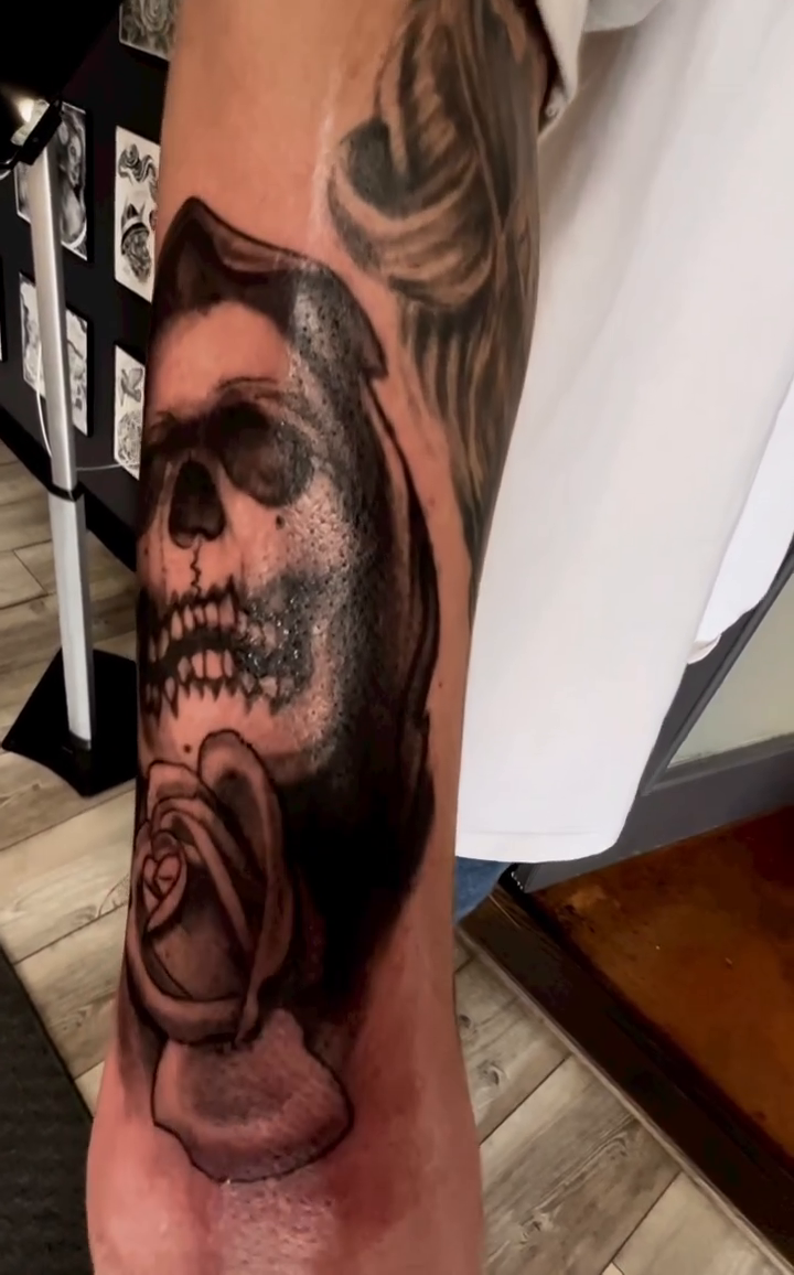 Tattoo by @daveisoldbutstillkicknit — dark_realism, black_and_grey