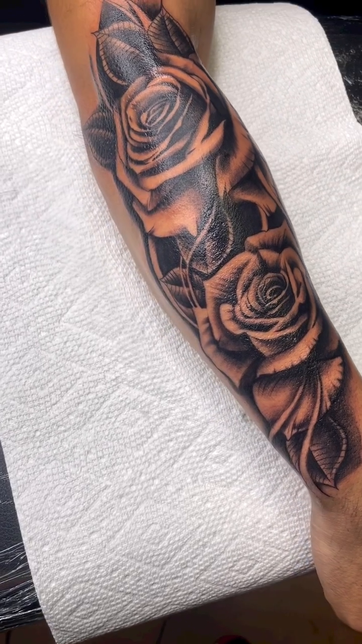 Roses realism tattoo by @tattoos_by_elijah