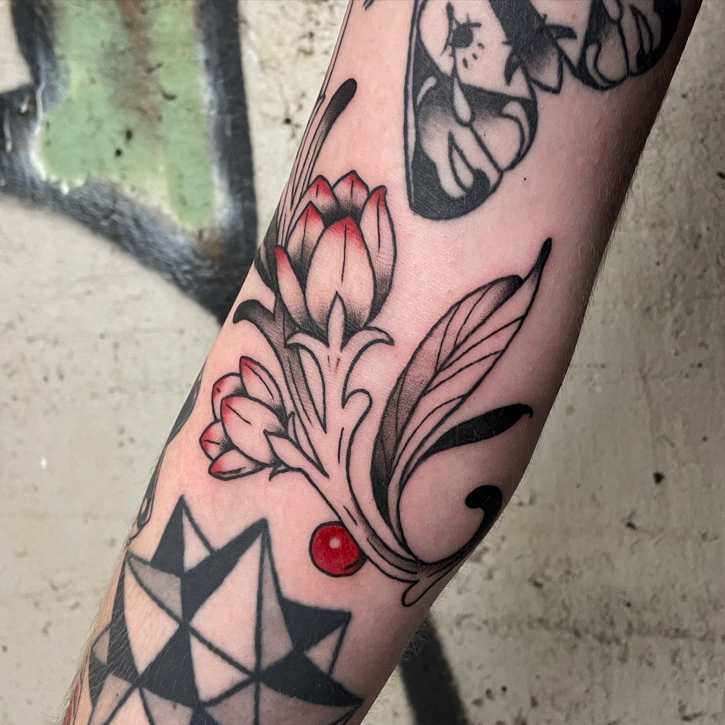 Tattoo by @mirelajade — american_traditional, geometric