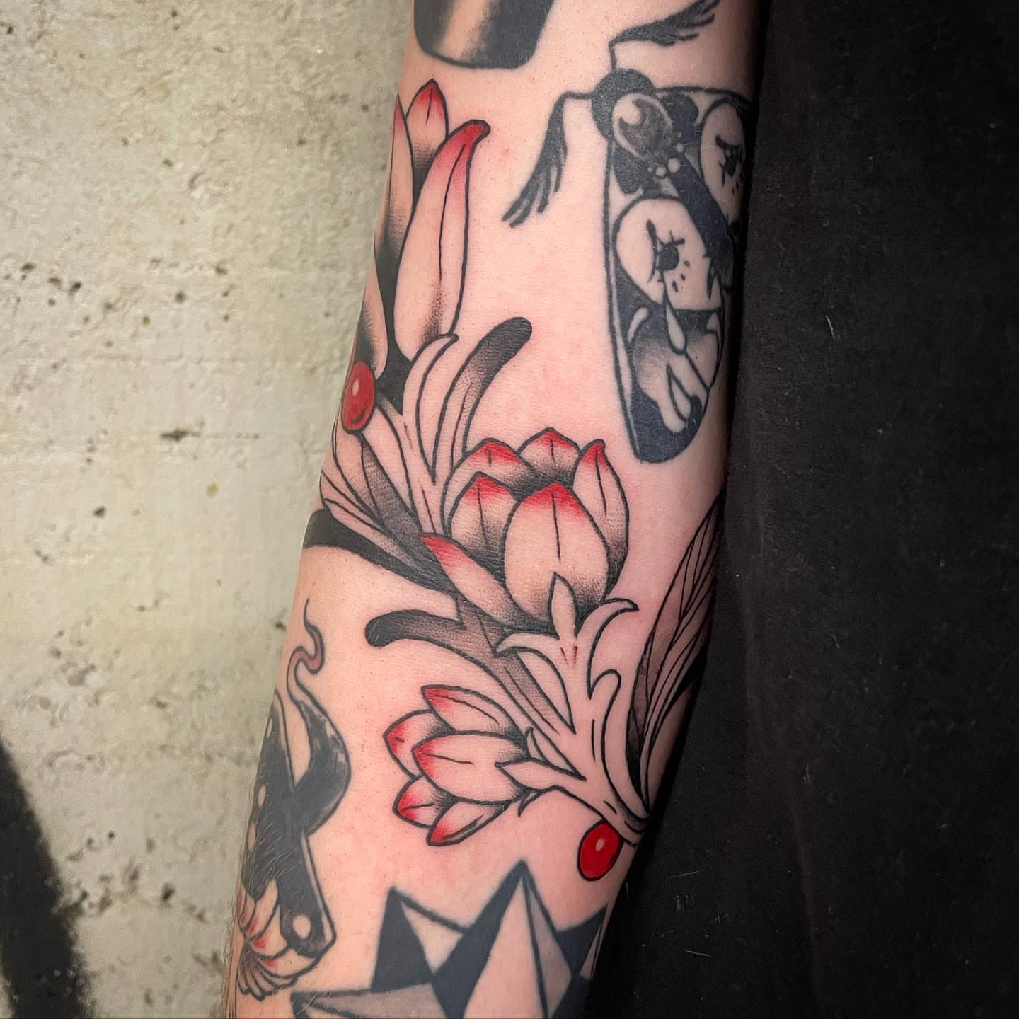 Tattoo by @mirelajade — american_traditional, geometric