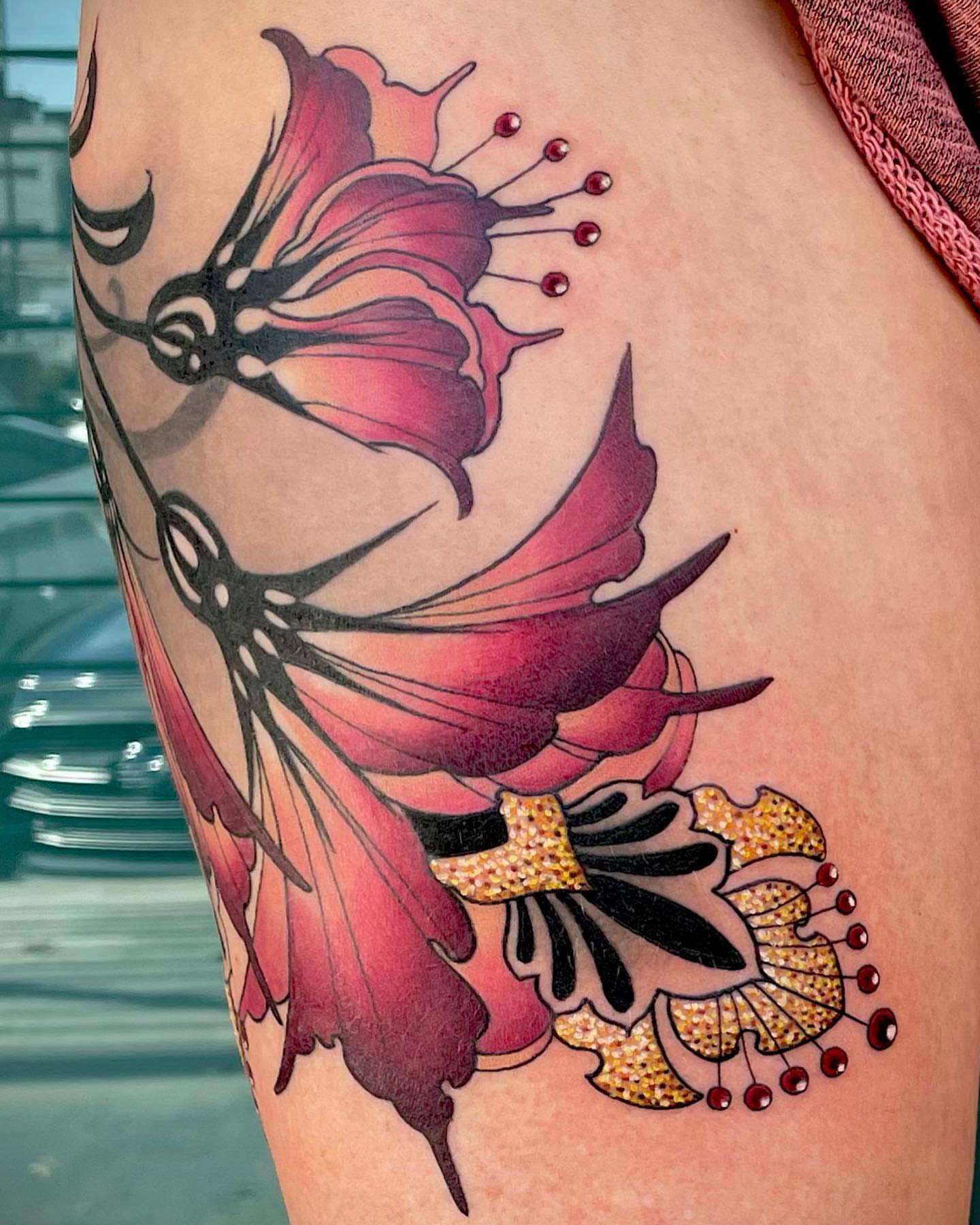 Tattoo by @le_babs — new_school, dotwork