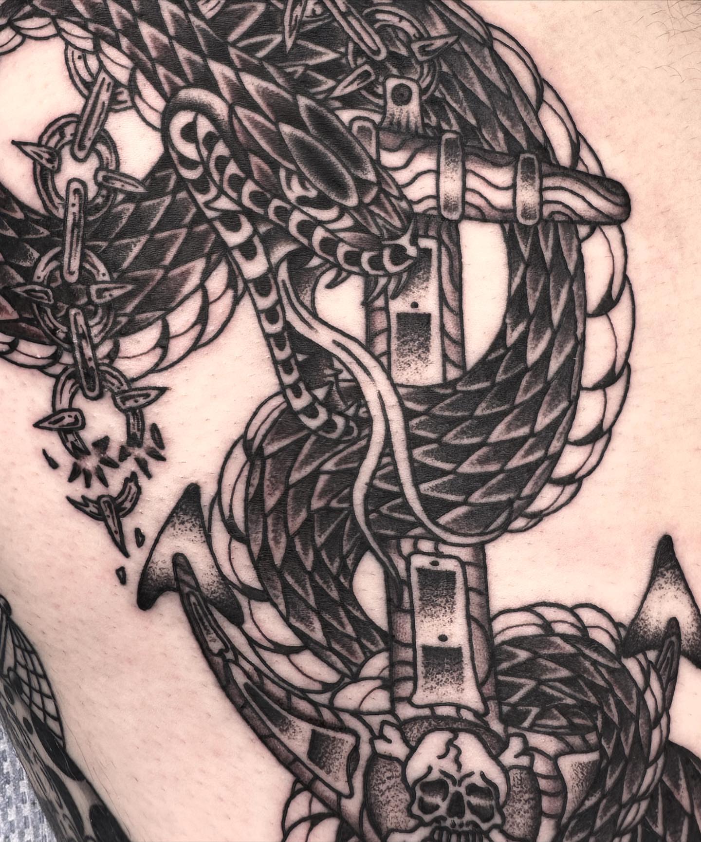Tattoo by @lijxmachina — black_and_grey, geometric