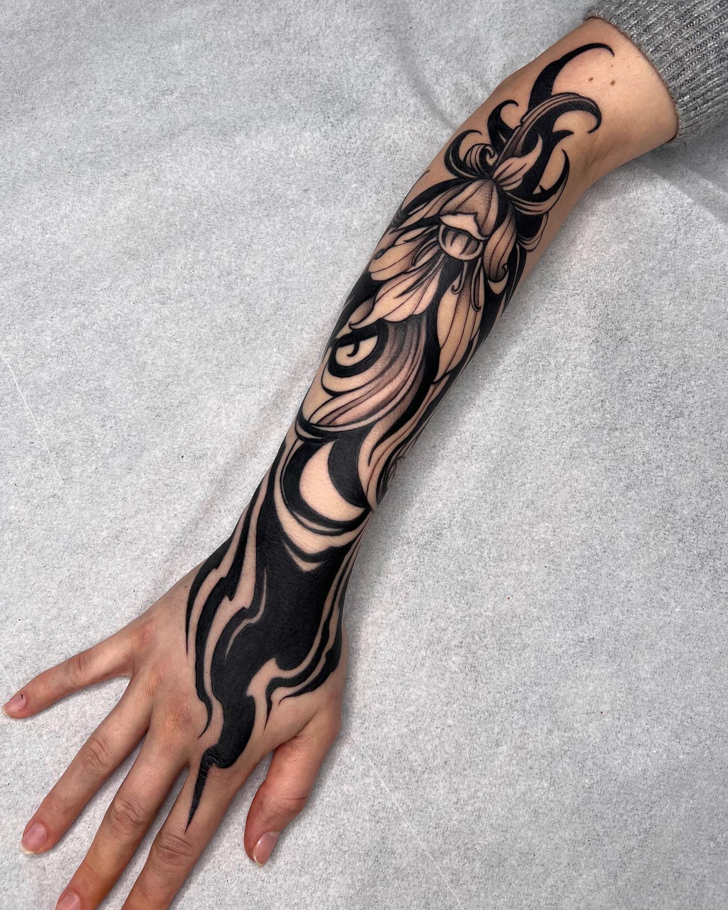 Tattoo by @bru.blackink — black_and_grey