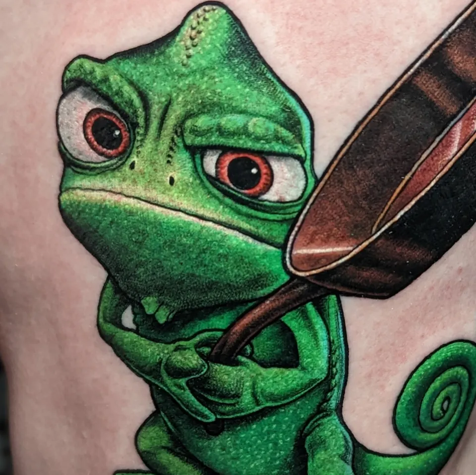 Chameleon realism tattoo on the forearm by Jay Trip