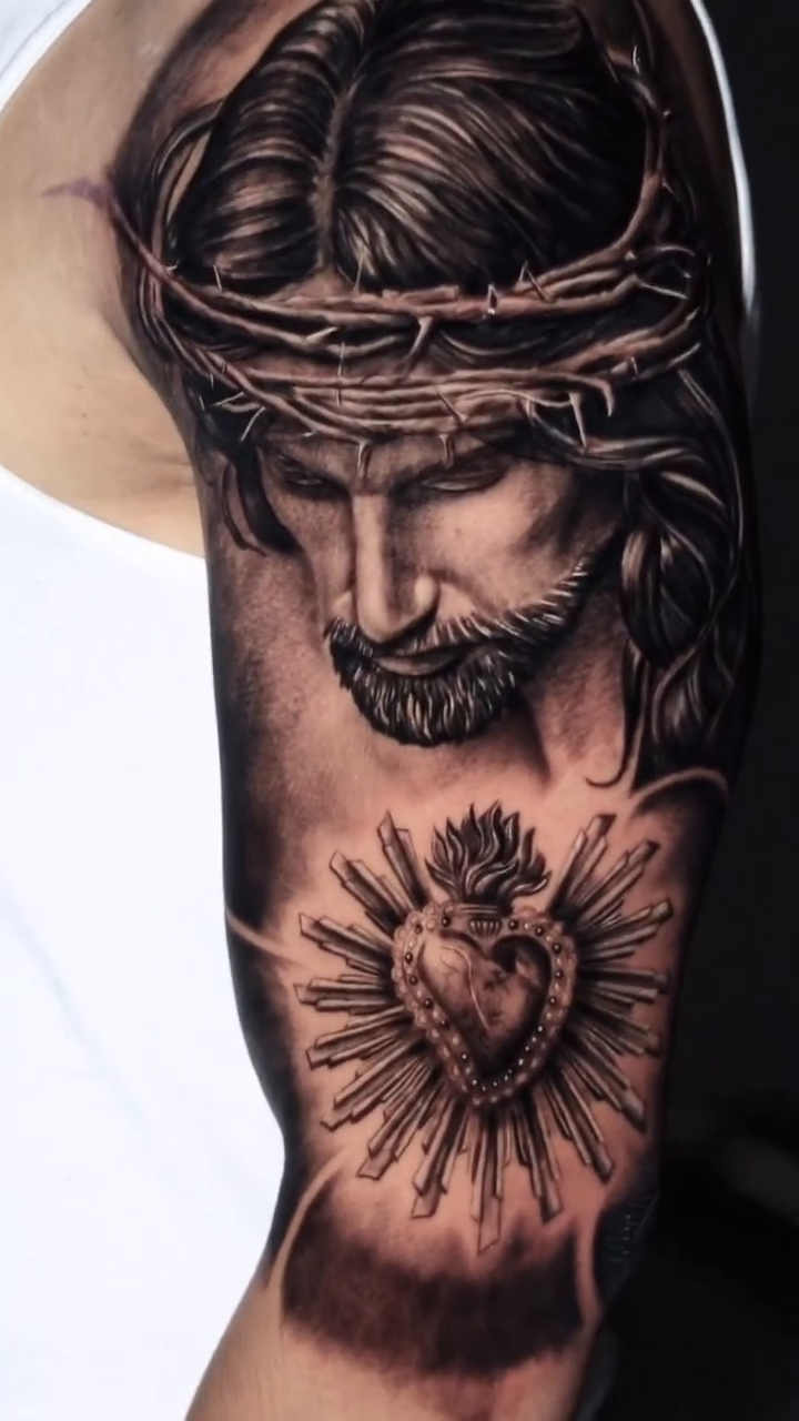 Jesus Christ and Sacred Heart realism tattoo by Jose Alvaradođź’‰