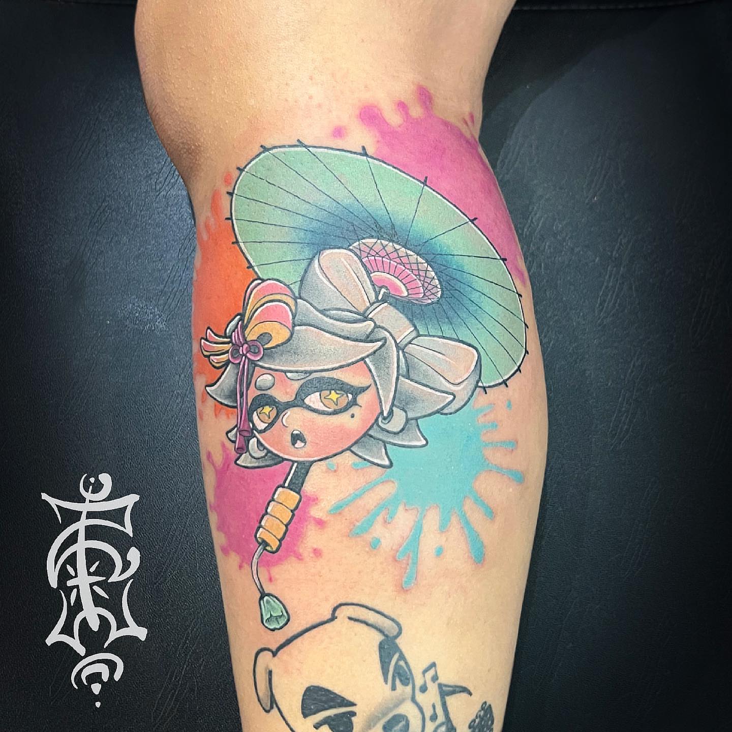 Geisha with umbrella watercolor tattoo on the thigh by Zack Havoc