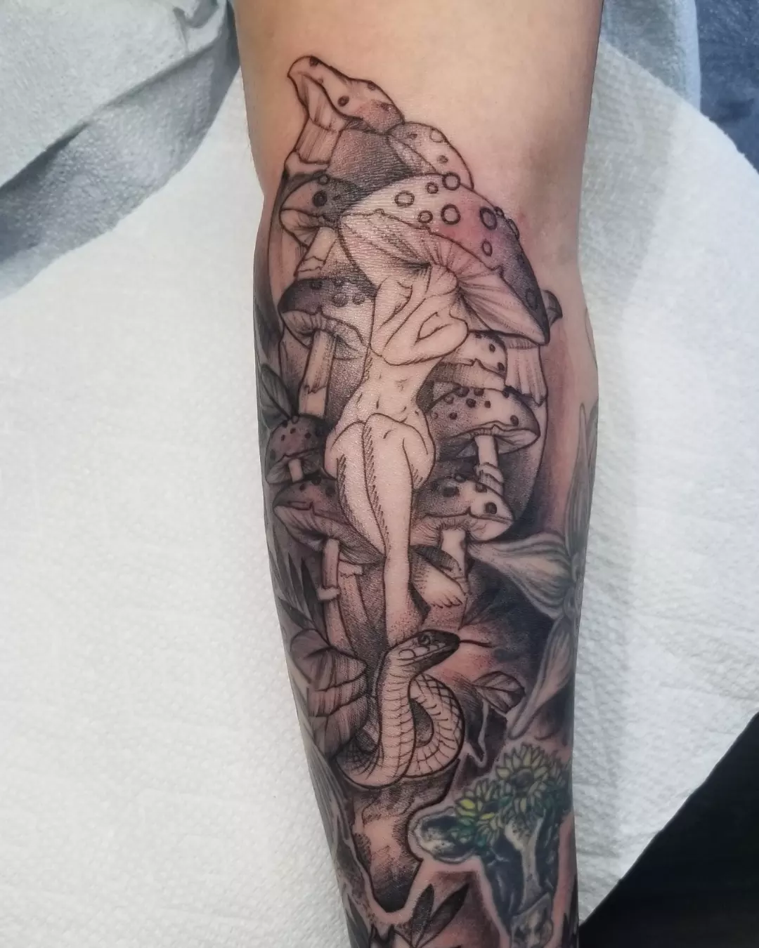 Tattoo by @gordochilitotattoos — black_and_grey, realism