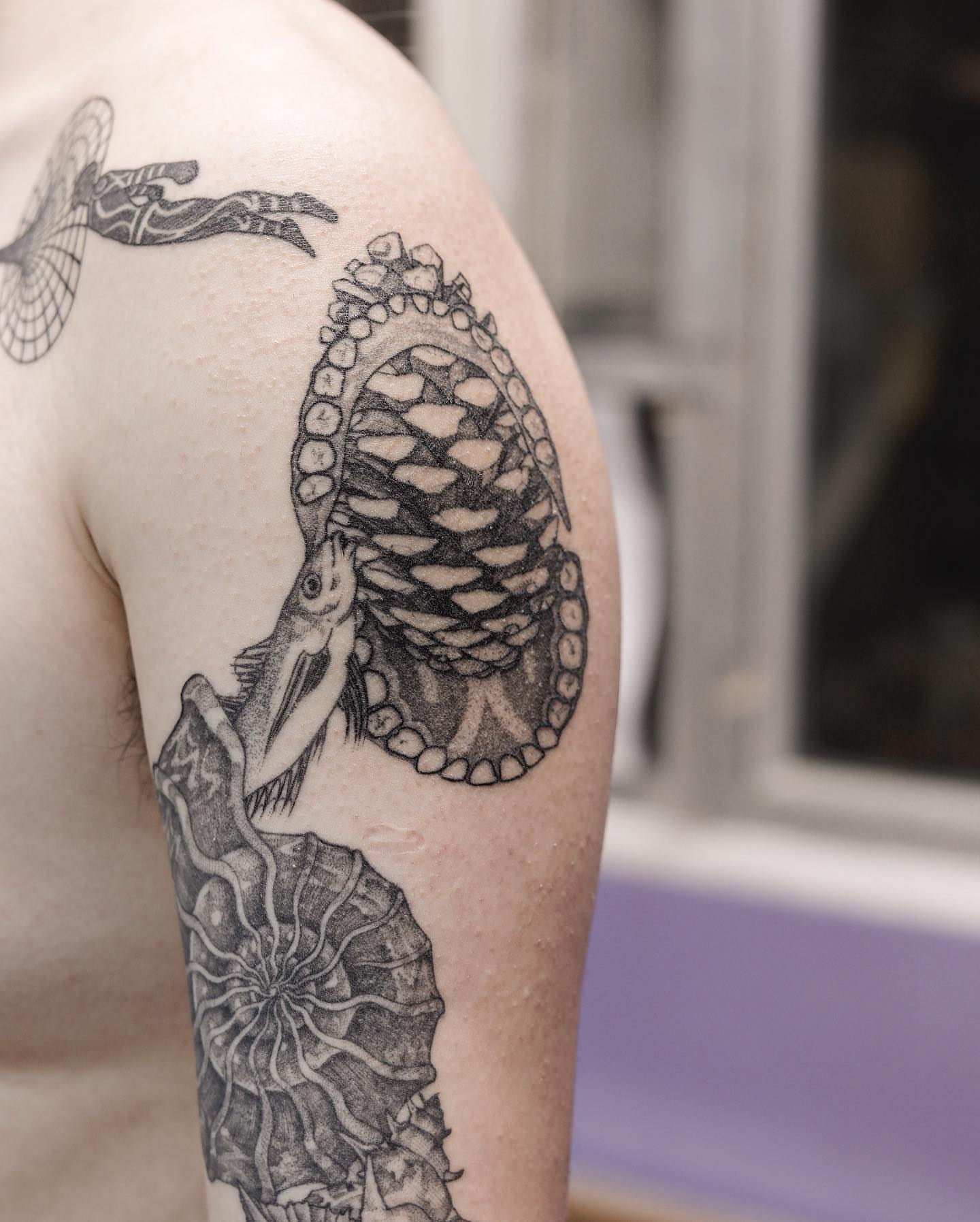 Tattoo by @liningtattoo — black_and_grey