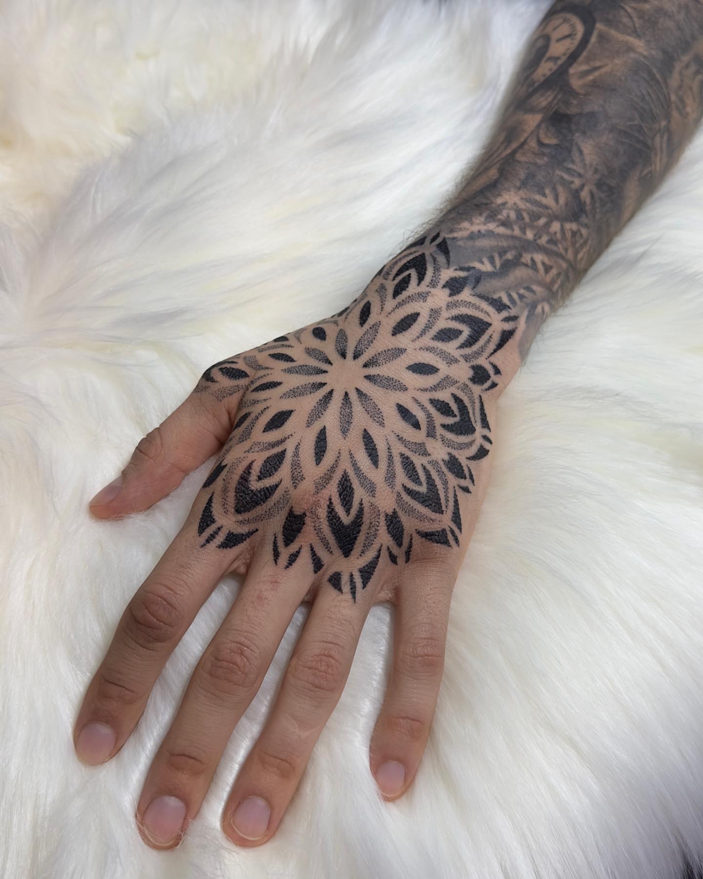 Tattoo by @irena.tattooing — geometric