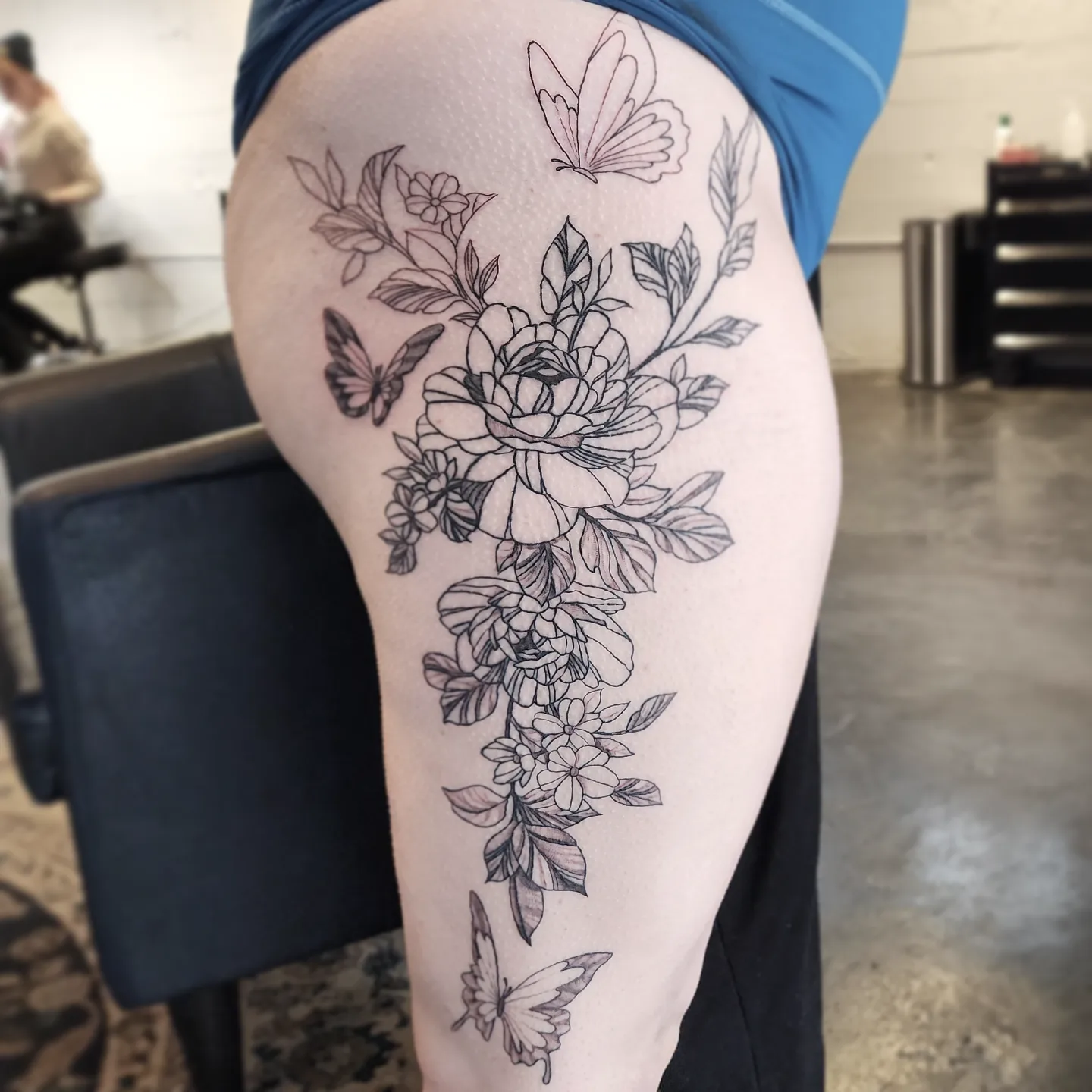 Tattoo by @soleilantoinette — black_and_grey
