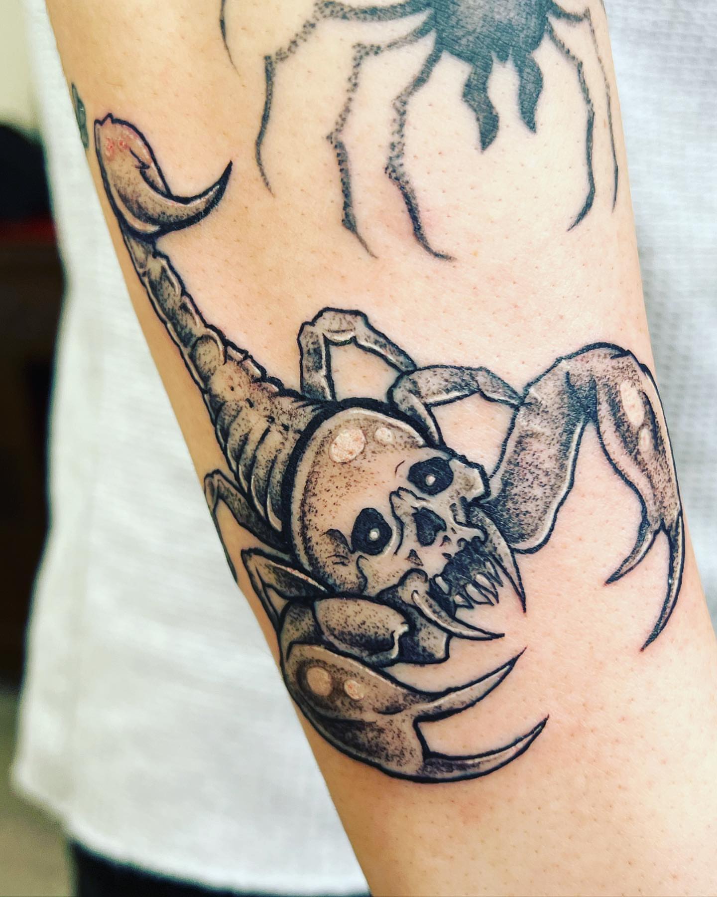 Tattoo by @blainoinsanotattoo — black_and_grey