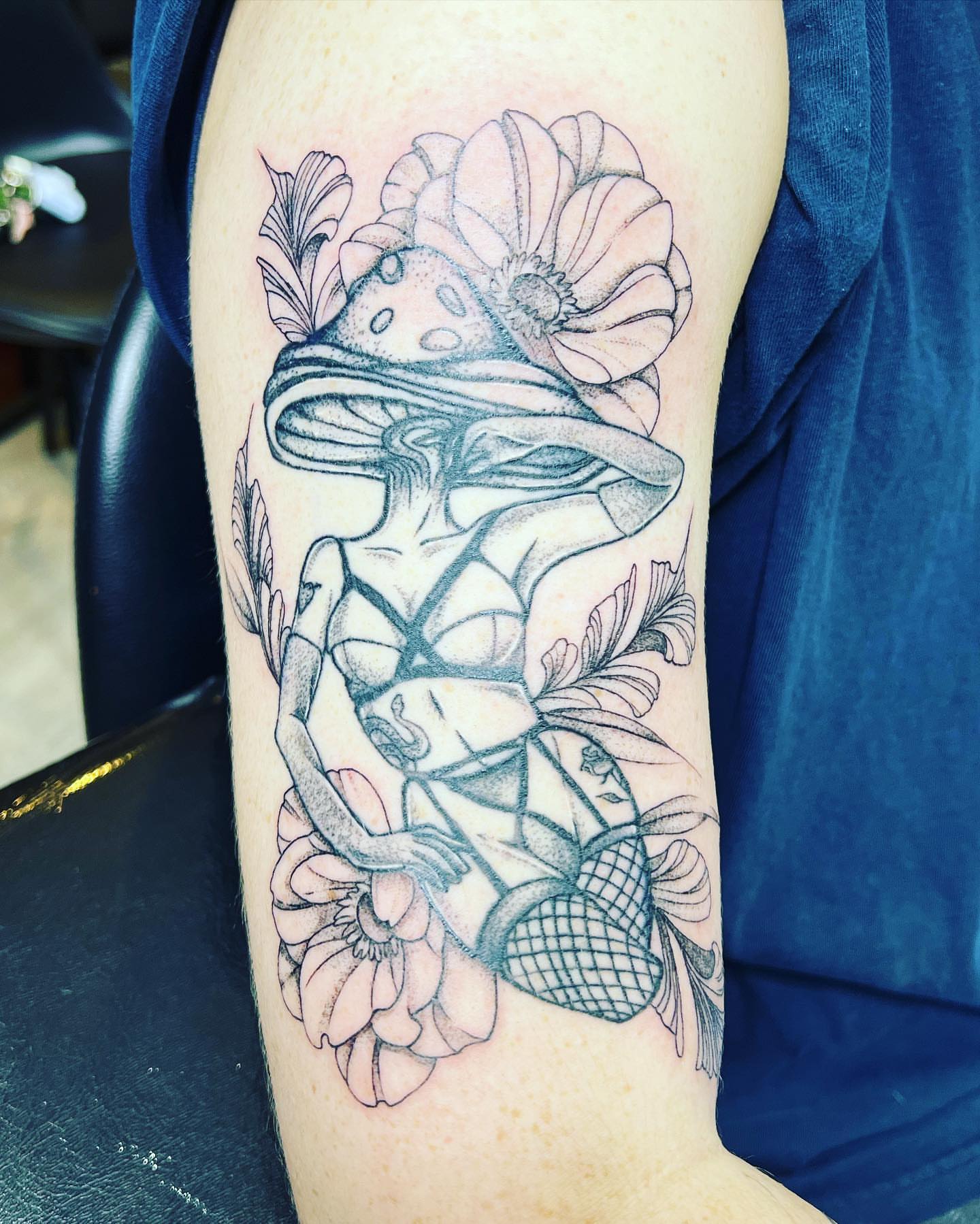 Tattoo by @blainoinsanotattoo — black_and_grey, realism