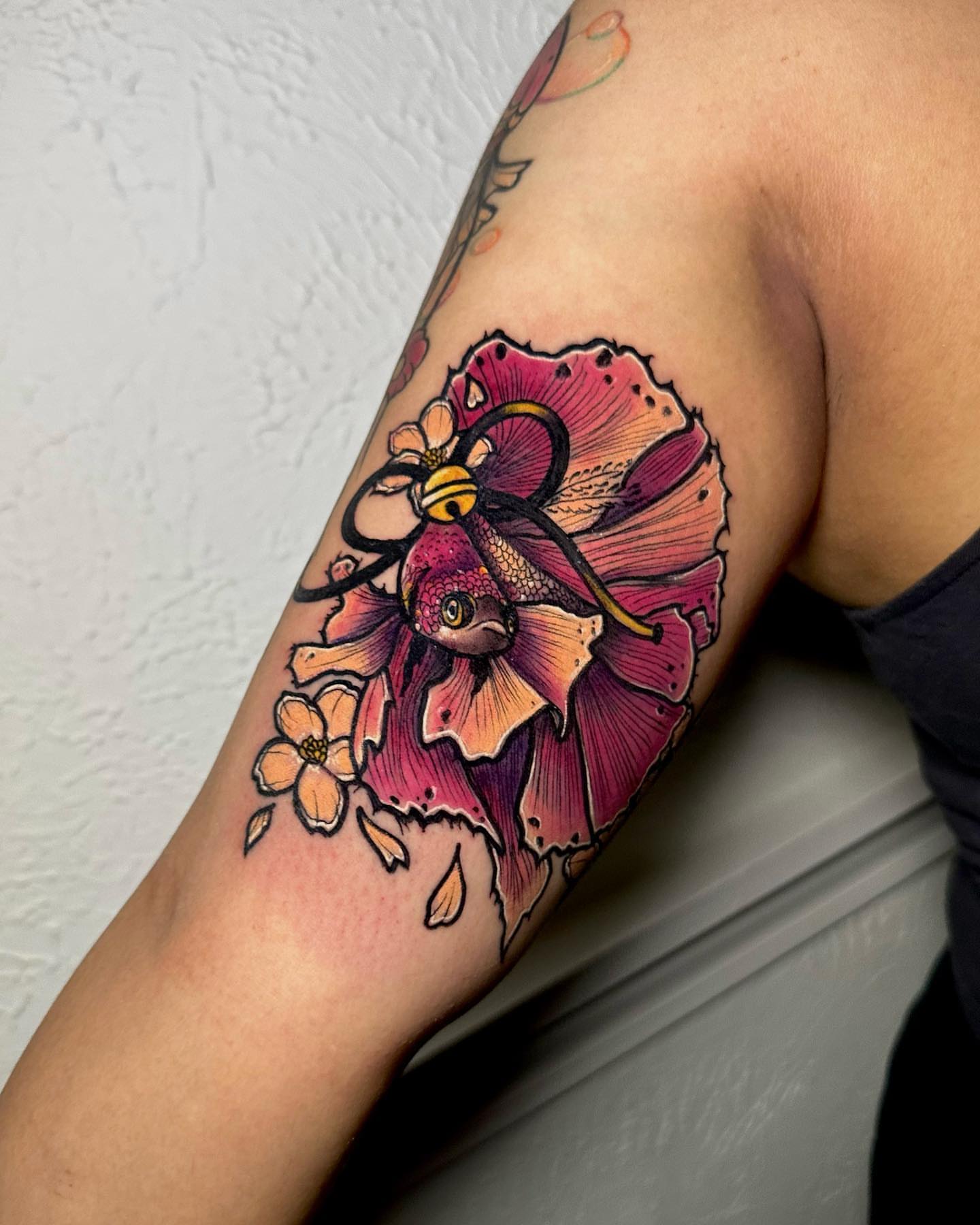 Flower and bee new school tattoo on the forearm by Naysla Droguett