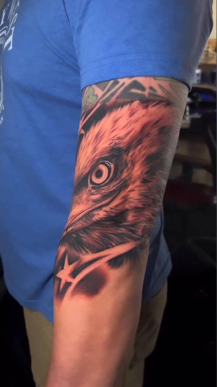 Eagle head realism tattoo by P.Lok