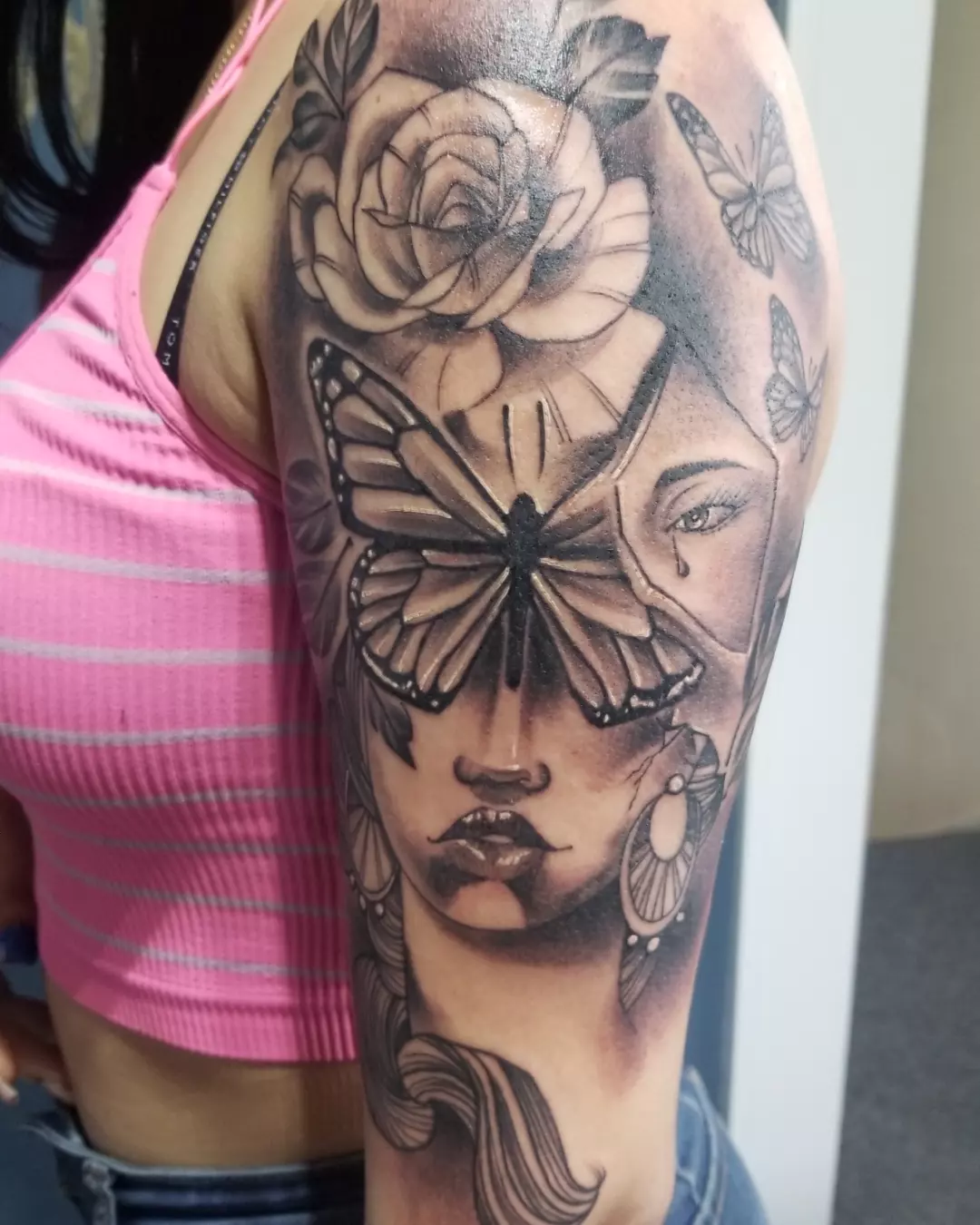 Tattoo by @gordochilitotattoos — realism, black_and_grey