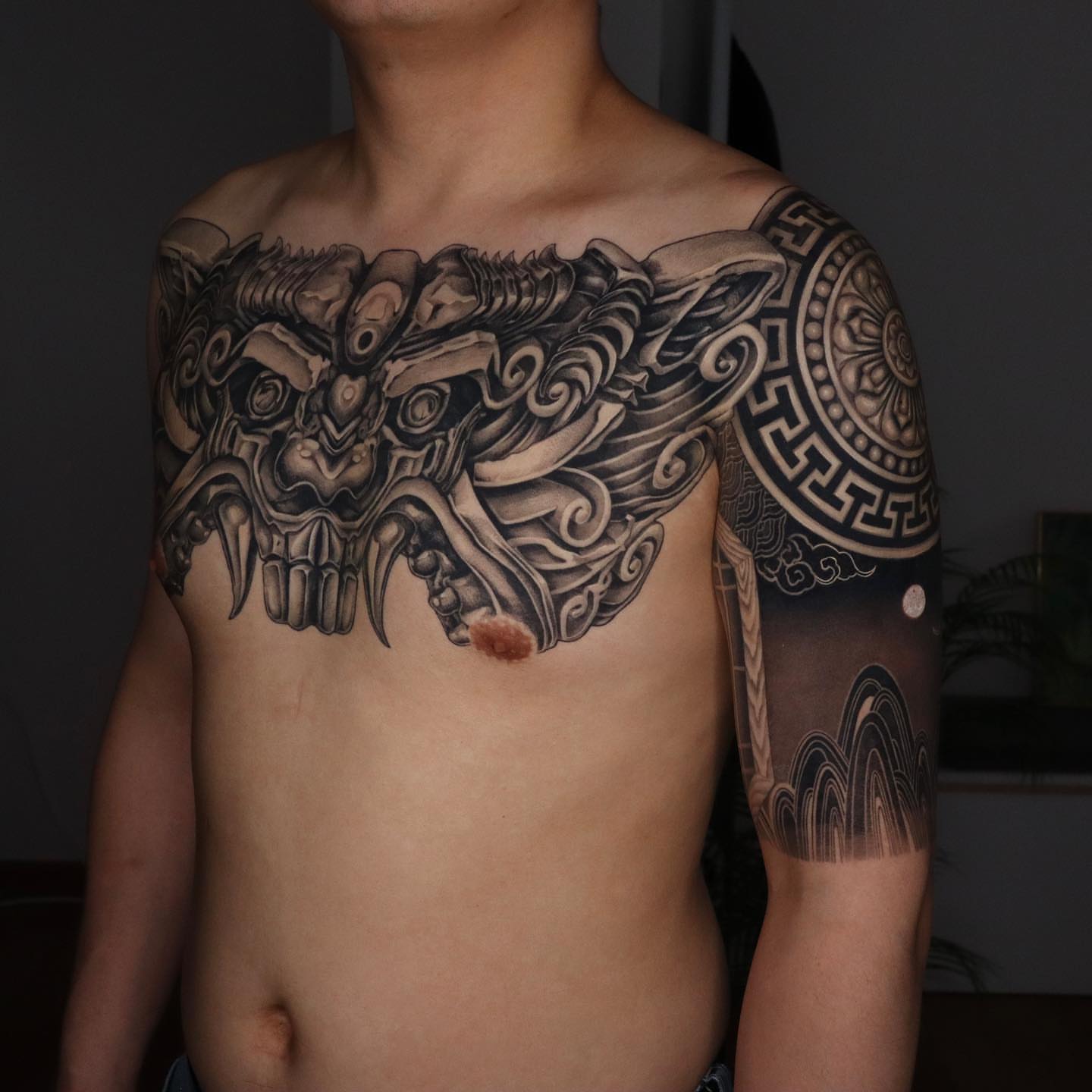 Tattoo by @hudiny_tattoo — black_and_grey, geometric